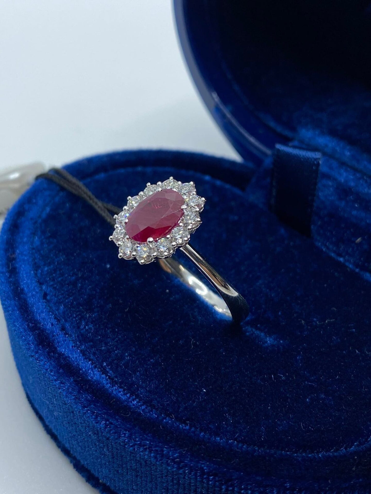 Anello Donna Recarlo con Rubino Ct 1.32 e Diamanti