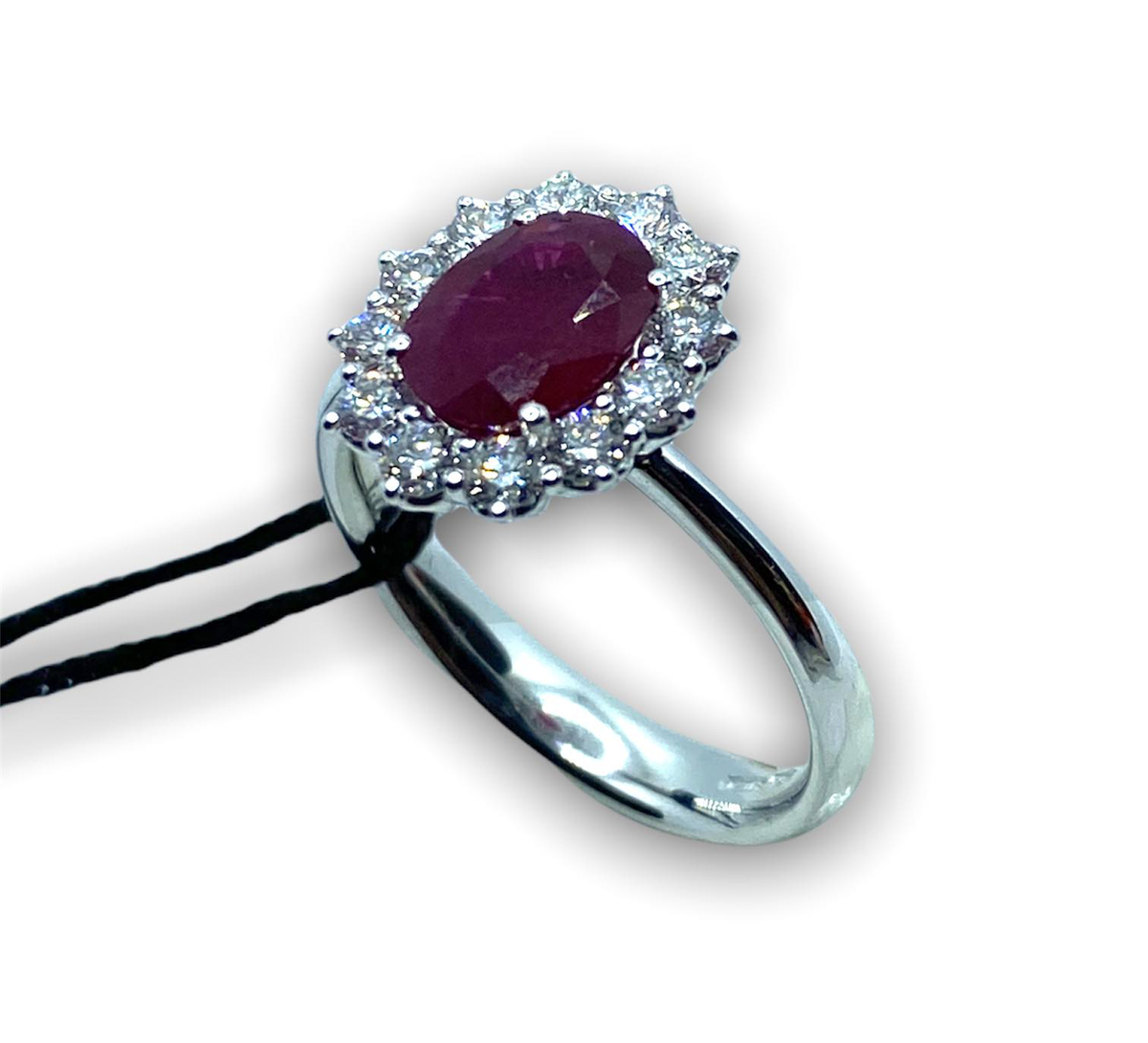 Anello Donna Recarlo con Rubino Ct 1.32 e Diamanti