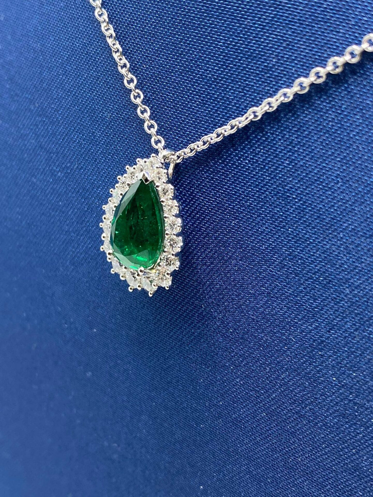 Collana Recarlo con Goccia di Smeraldo Colombiano Ct 2.79