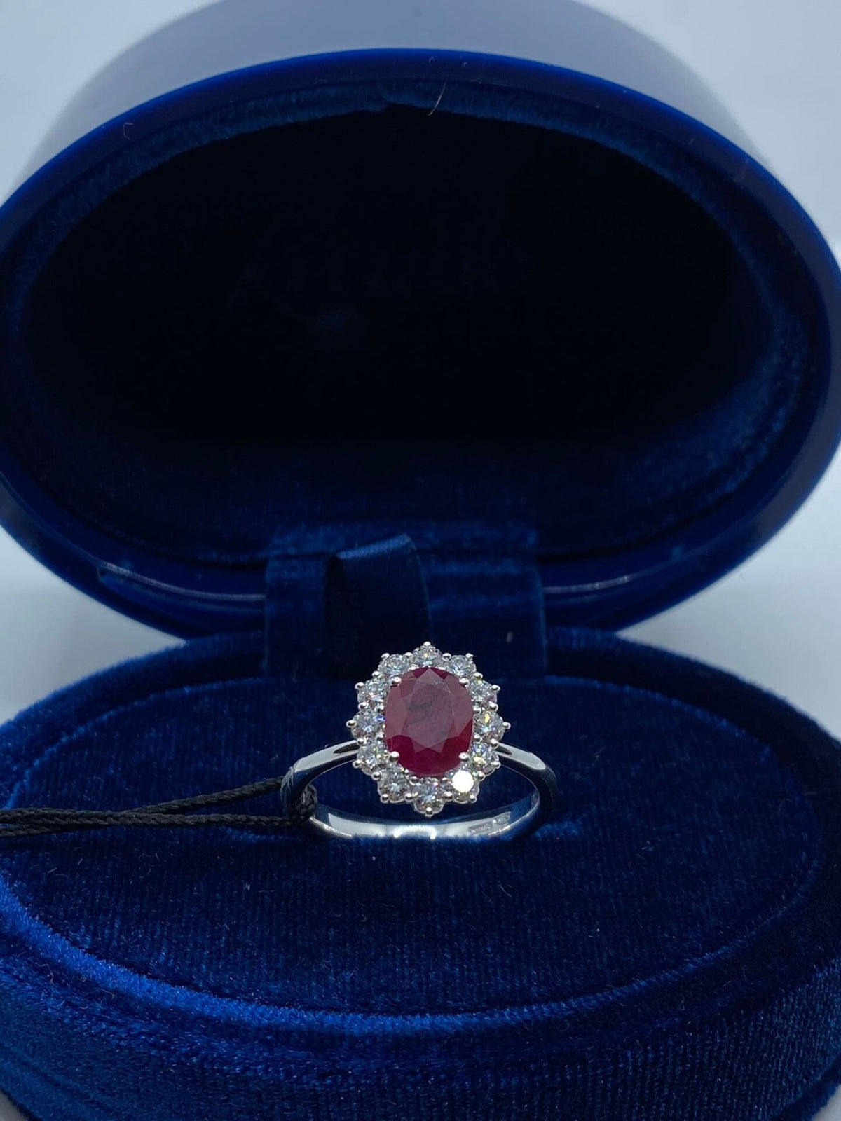 Anello Donna Recarlo con Rubino Ct 1.32 e Diamanti