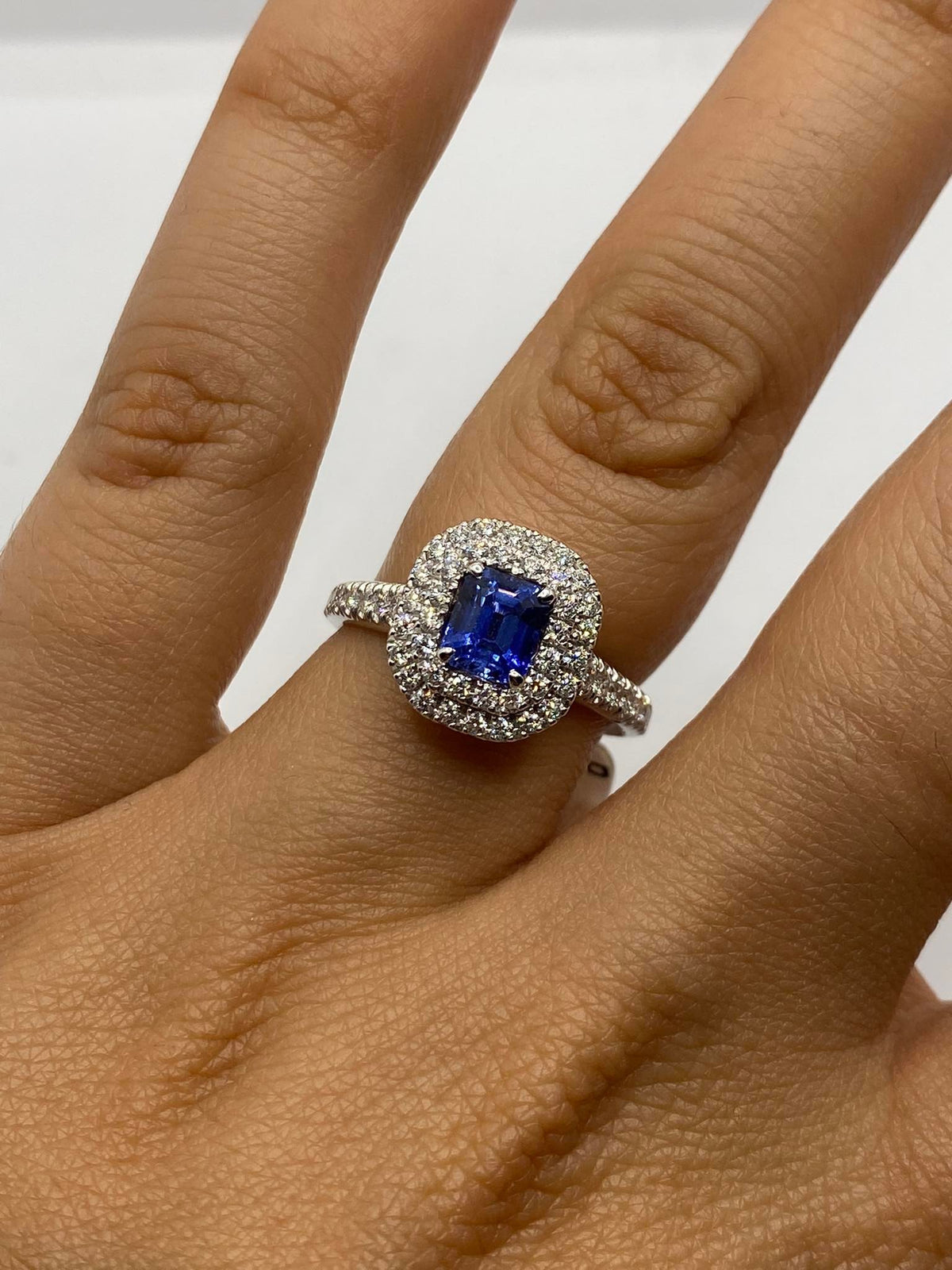 Anello Donna Crivelli Con Zaffiro Ct 1.05 e Diamanti