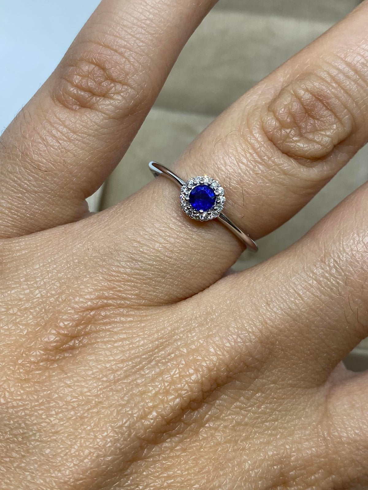 Anello Donna Oro 18KT con Zaffiro Ct 0.22 e Diamanti