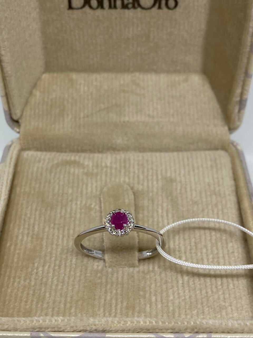 Anello Donna Oro 18KT con Rubino Ct 0.22 e Diamanti