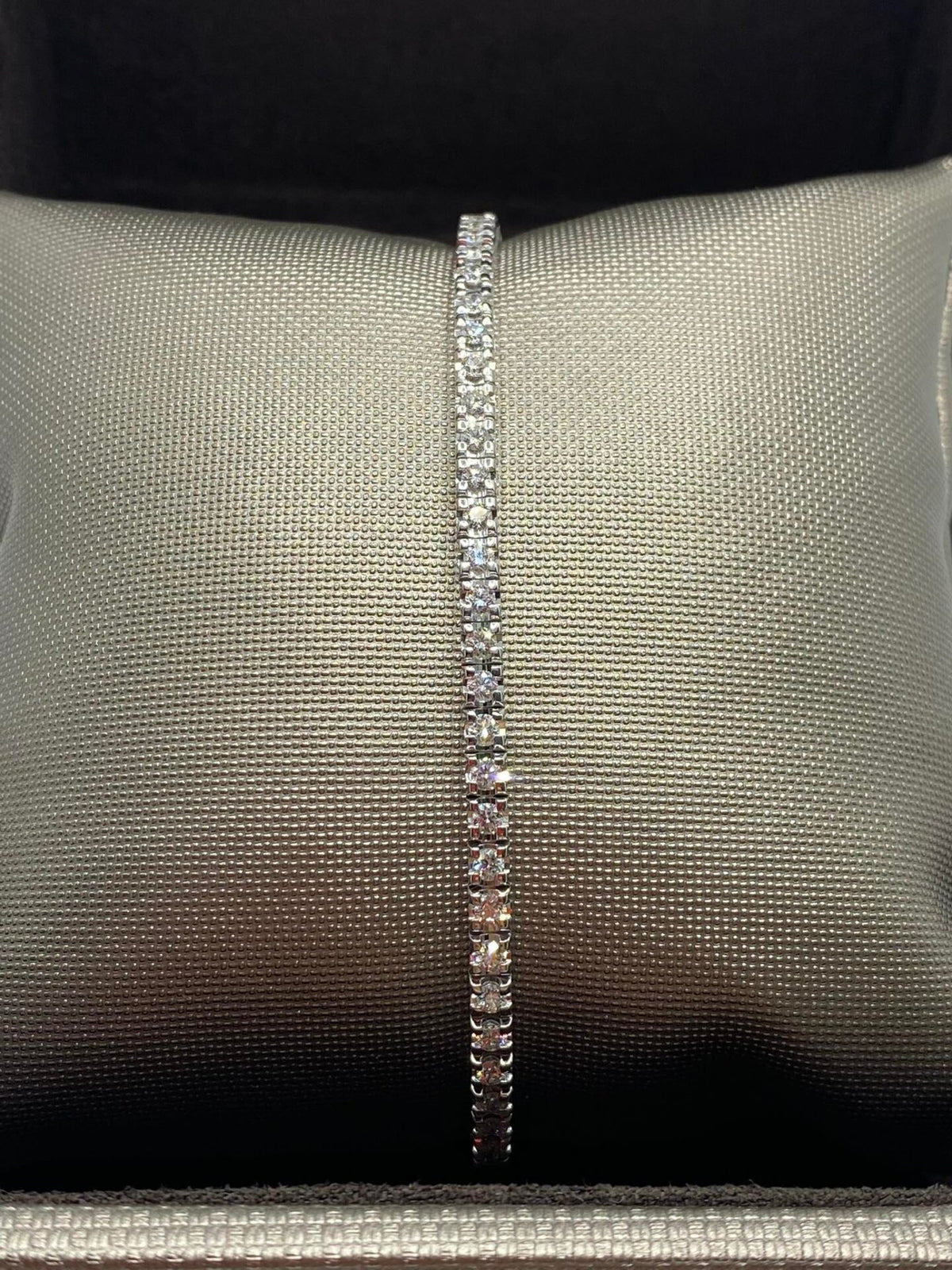Bracciale Tennis Crivelli in Oro 18KT e Diamanti Ct 2.20