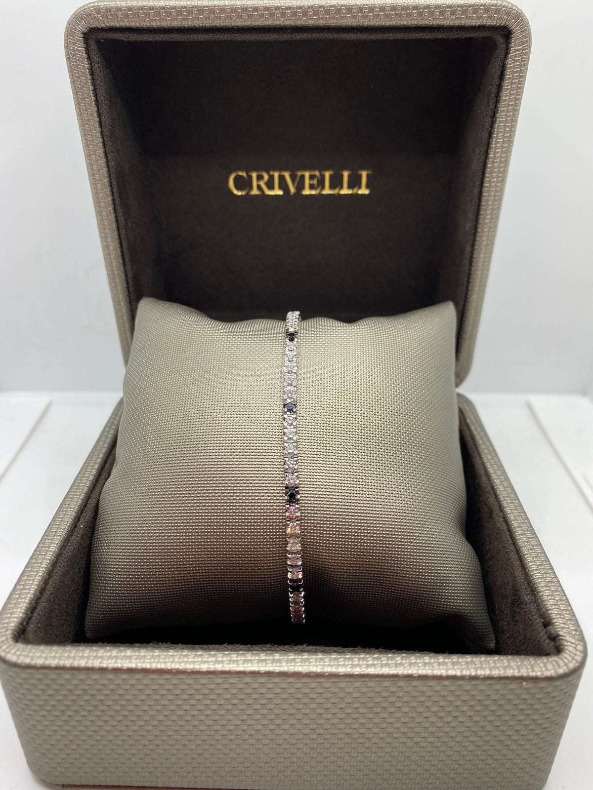 Tennis Crivelli in Oro 18KT 18KT e Diamanti Bianchi e Neri Ct 2.25
