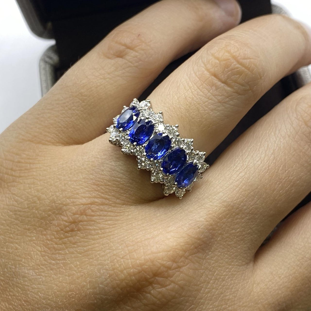 Anello Donna Crivelli con Zaffiri Ct 2.56 e Diamanti
