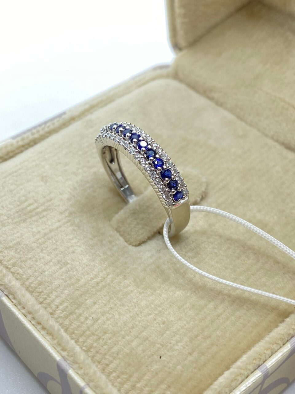 Anello Veretta Donna Oro 18KT con Zaffiri Ct 0.28 e Diamanti