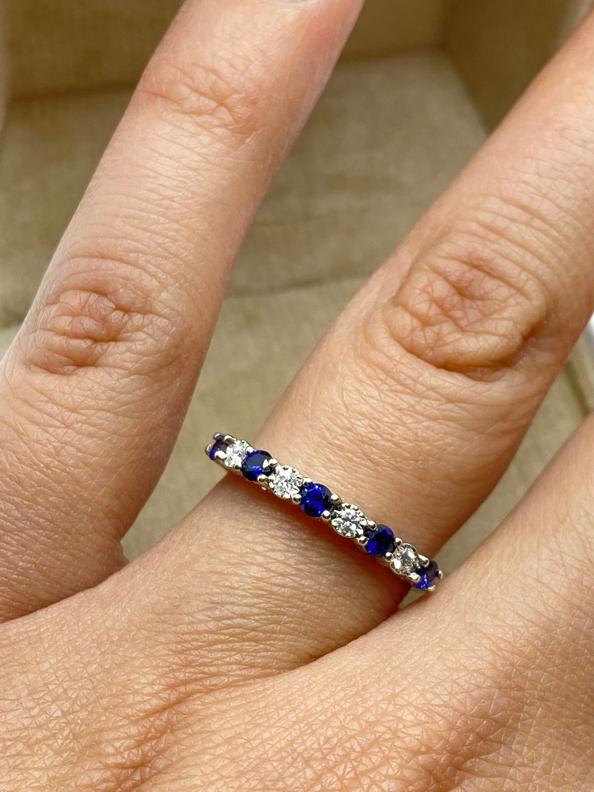 Anello Veretta Donna Oro 18KT con Zaffiri Ct 0.50 e Diamanti