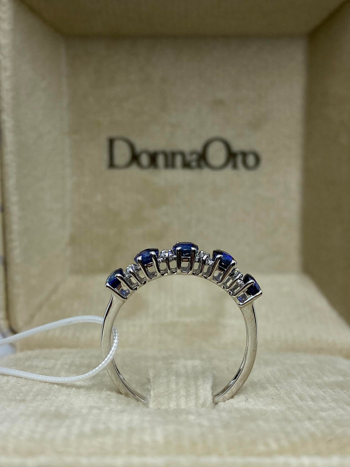 Anello Veretta Donna Oro 18KT con Zaffiri Ct 1,00 e Diamanti
