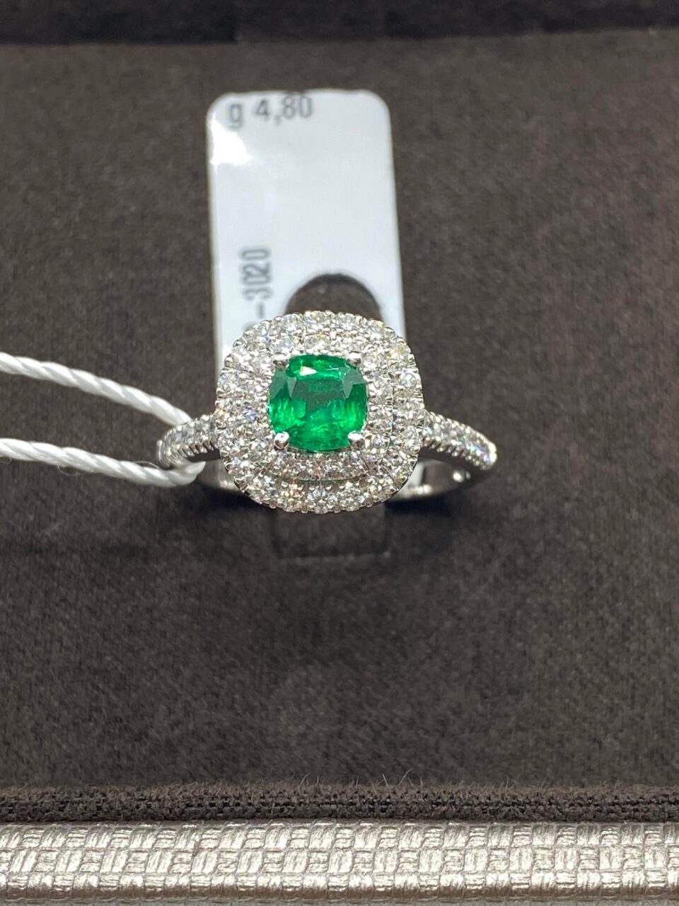 Anello Donna Crivelli con Smeraldo Ct 0.64 e Diamanti