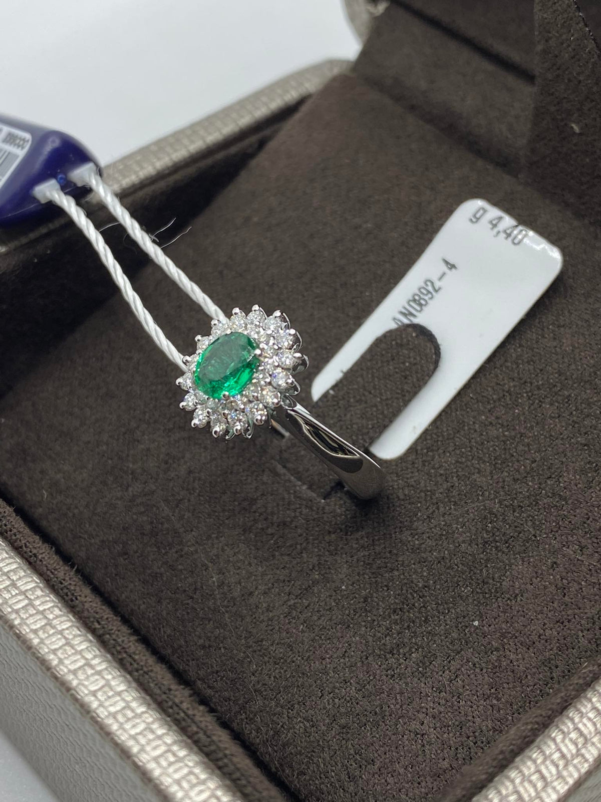 Anello Donna Crivelli con Smeraldo Ct 0.52 e Diamanti