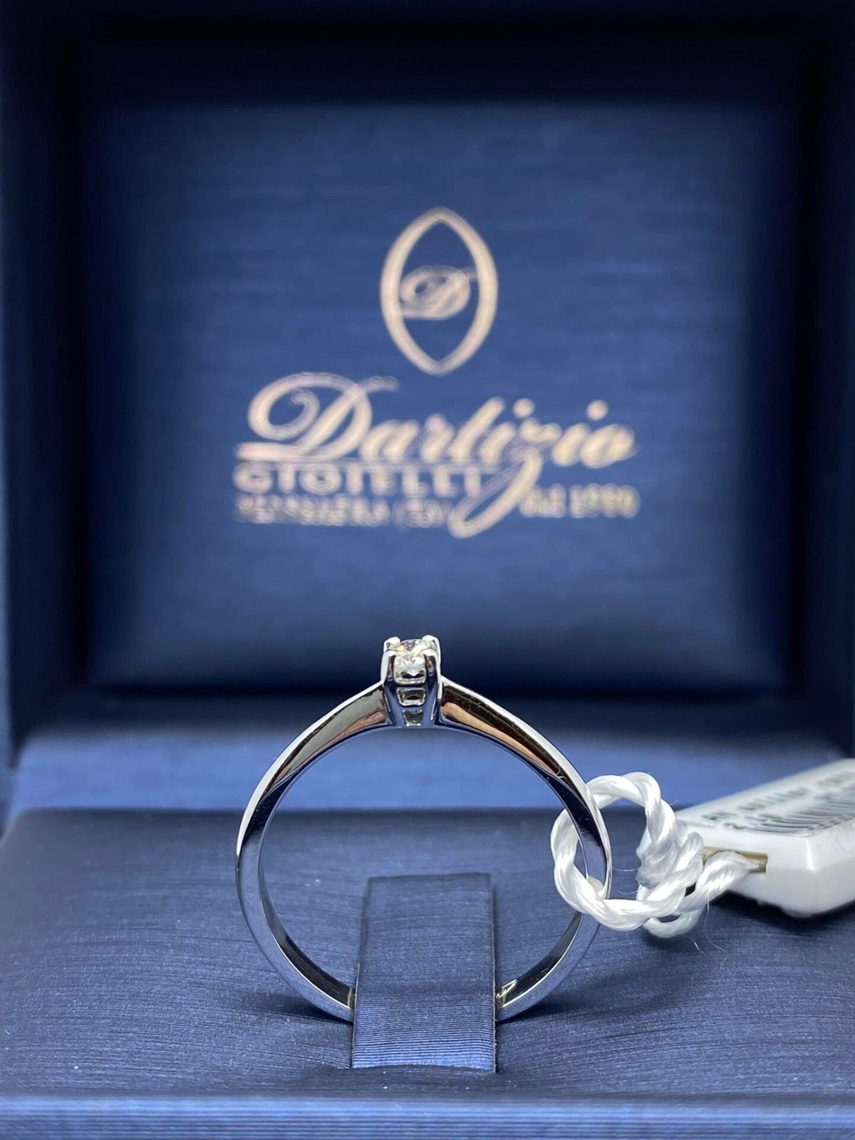 Anello Donna Solitario in Oro 18KT 18KT con Diamante Ct. 0.05