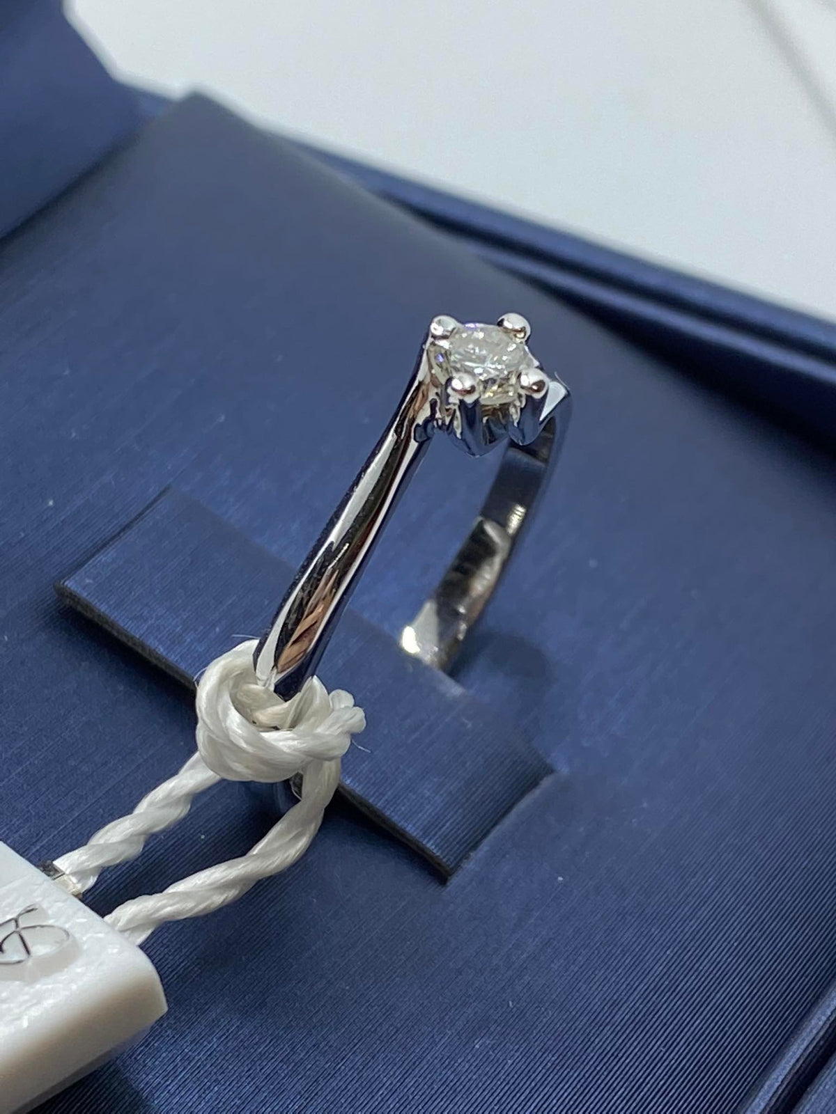 Anello Donna Solitario in Oro 18KT 18KT con Diamante Ct. 0.18