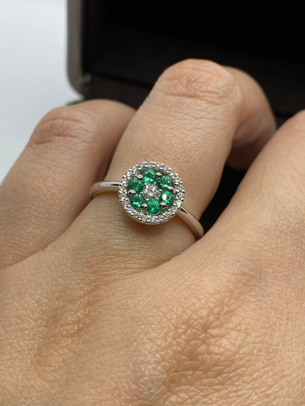 Anello Donna Crivelli con Smeraldi Ct 0.28 e Diamanti