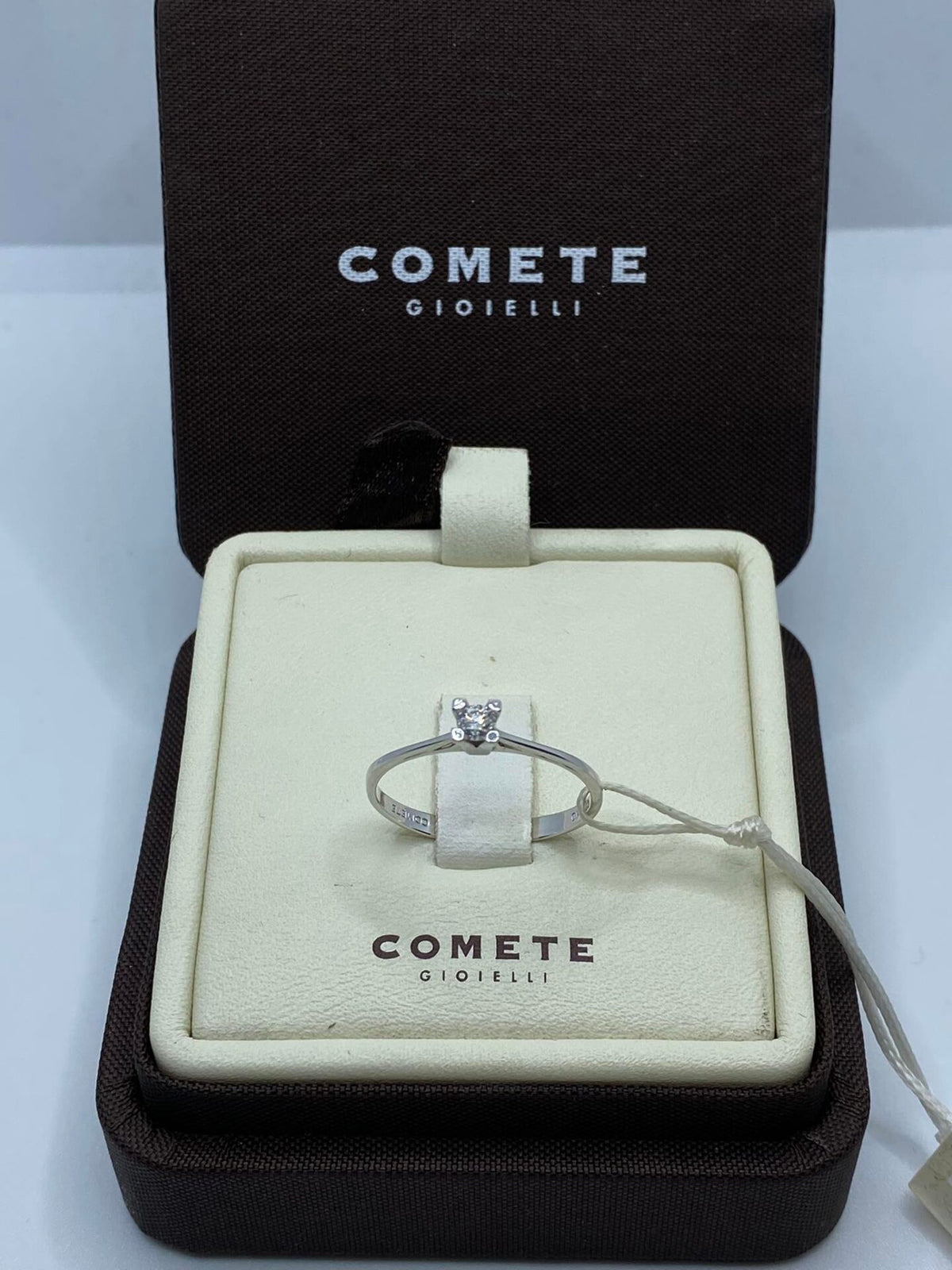 Anello Solitario Comete in Oro 18KT 18KT con Diamante Ct. 0.10