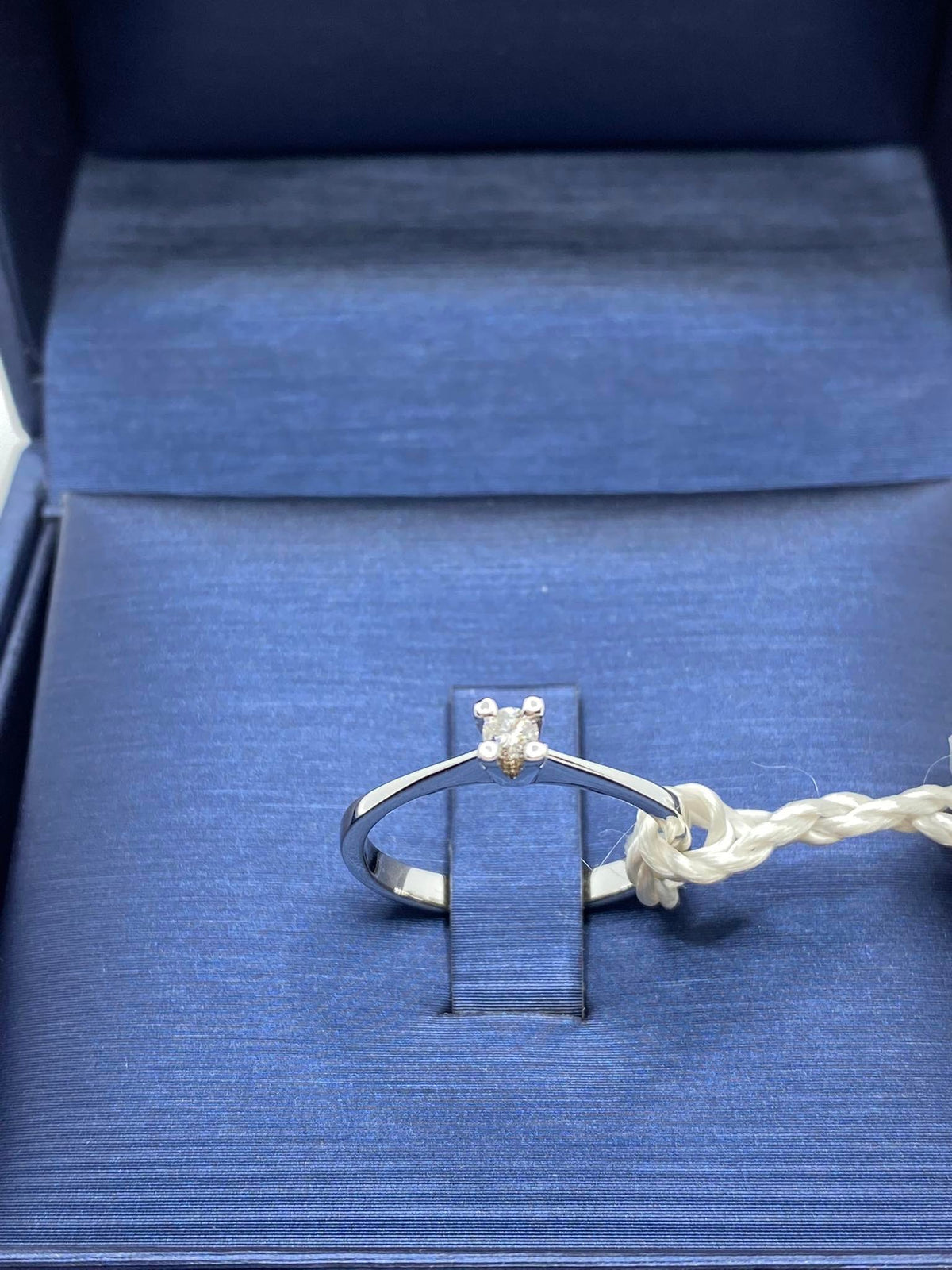 Anello Donna Solitario in Oro 18KT 18KT con Diamante Ct. 0.12