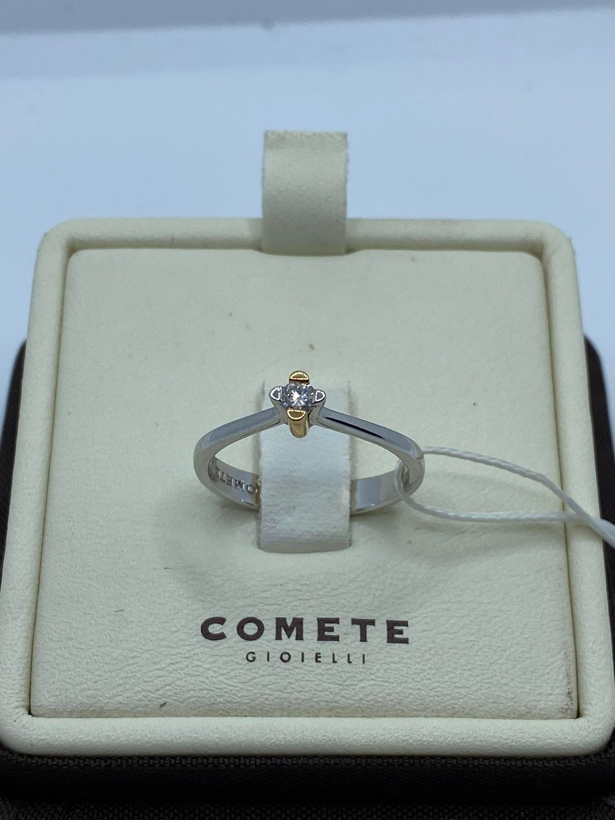 Anello Solitario Comete Gioielli in Oro 18KT 18KT con Briillante Ct. 0.10