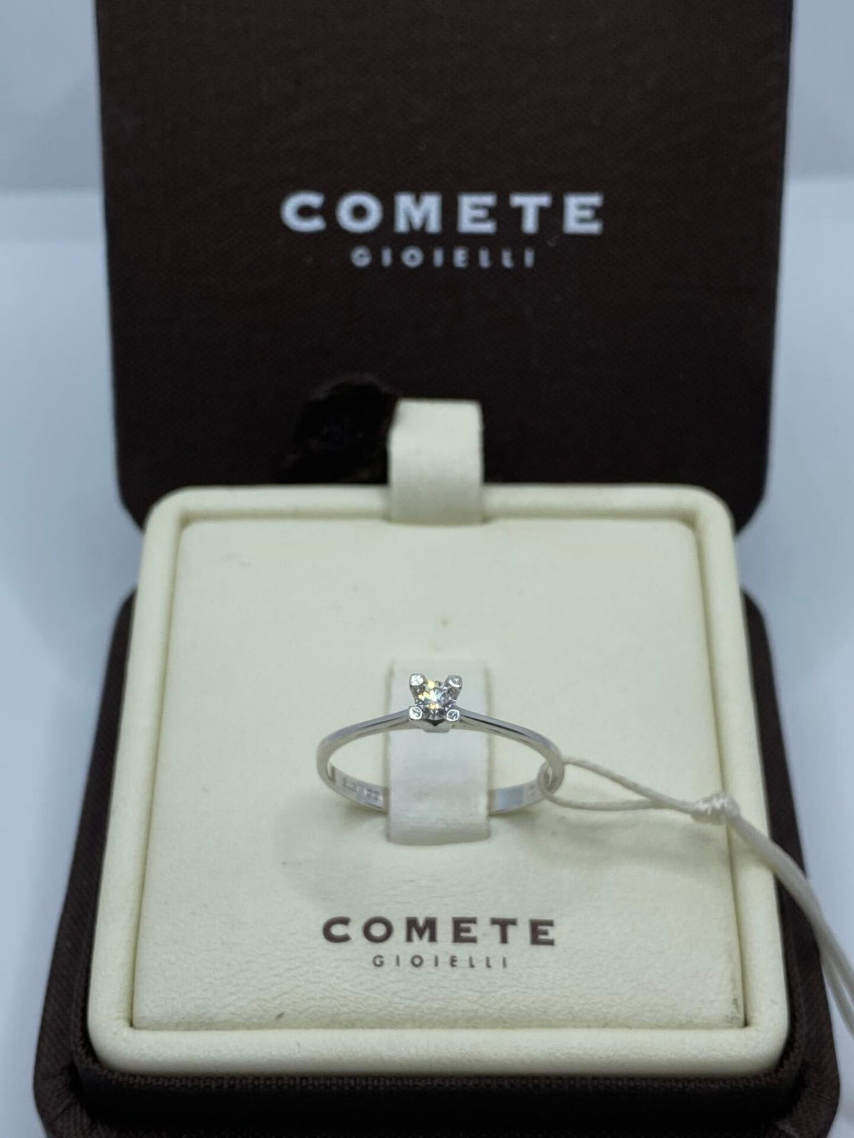 Anello Solitario Comete in Oro 18KT 18KT con Diamante Ct. 0.10