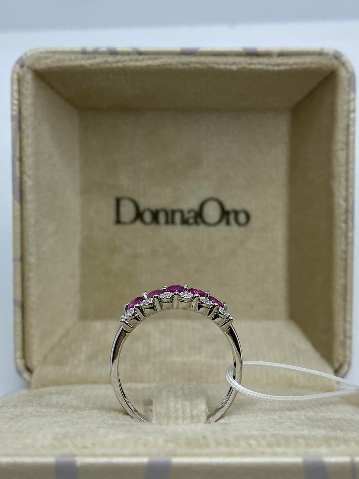 Anello Veretta Donna Oro 18KT con Rubini Ct. 0.50 e Diamanti