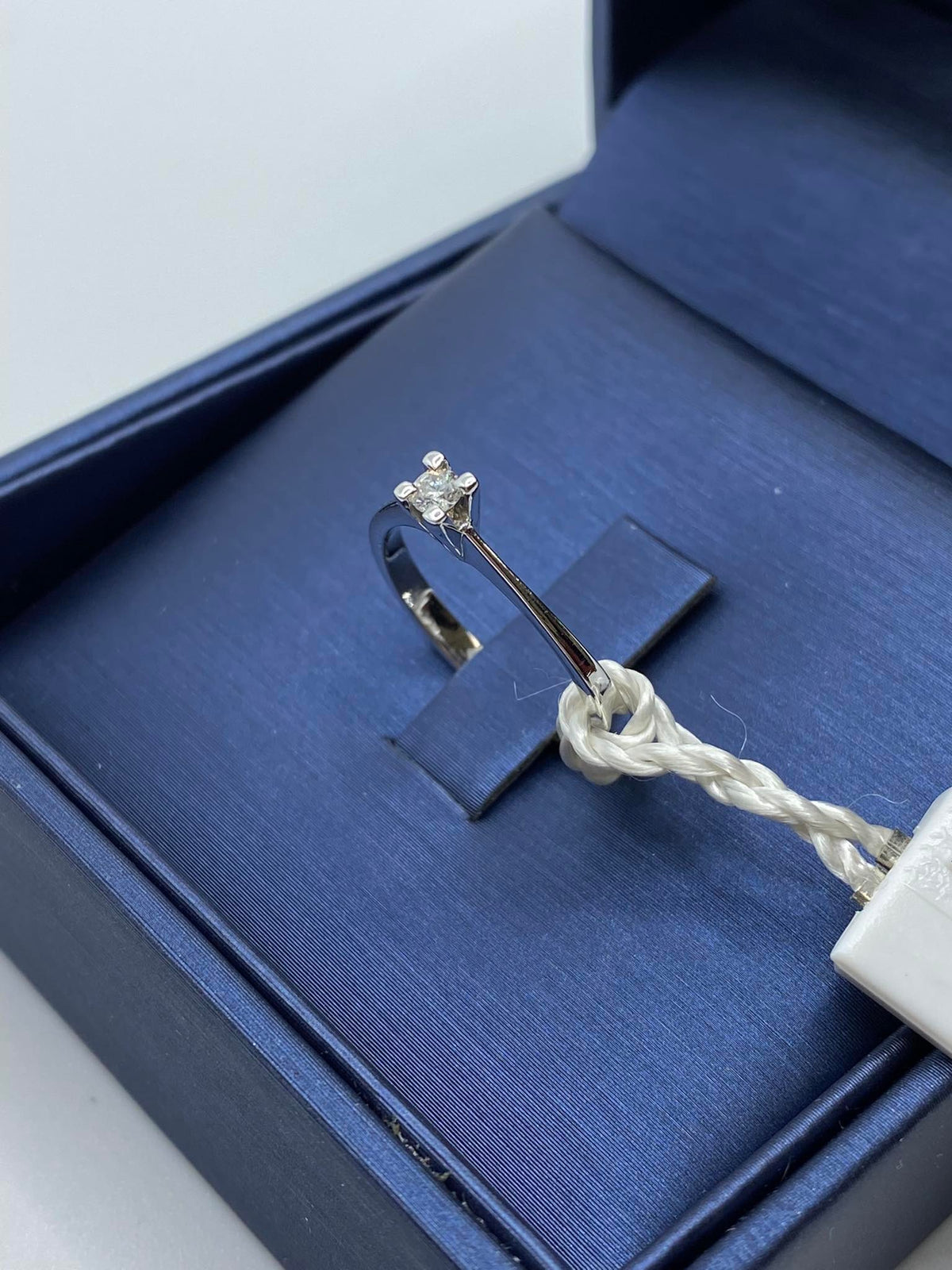Anello Donna Solitario in Oro 18KT 18KT con Diamante Ct. 0.12