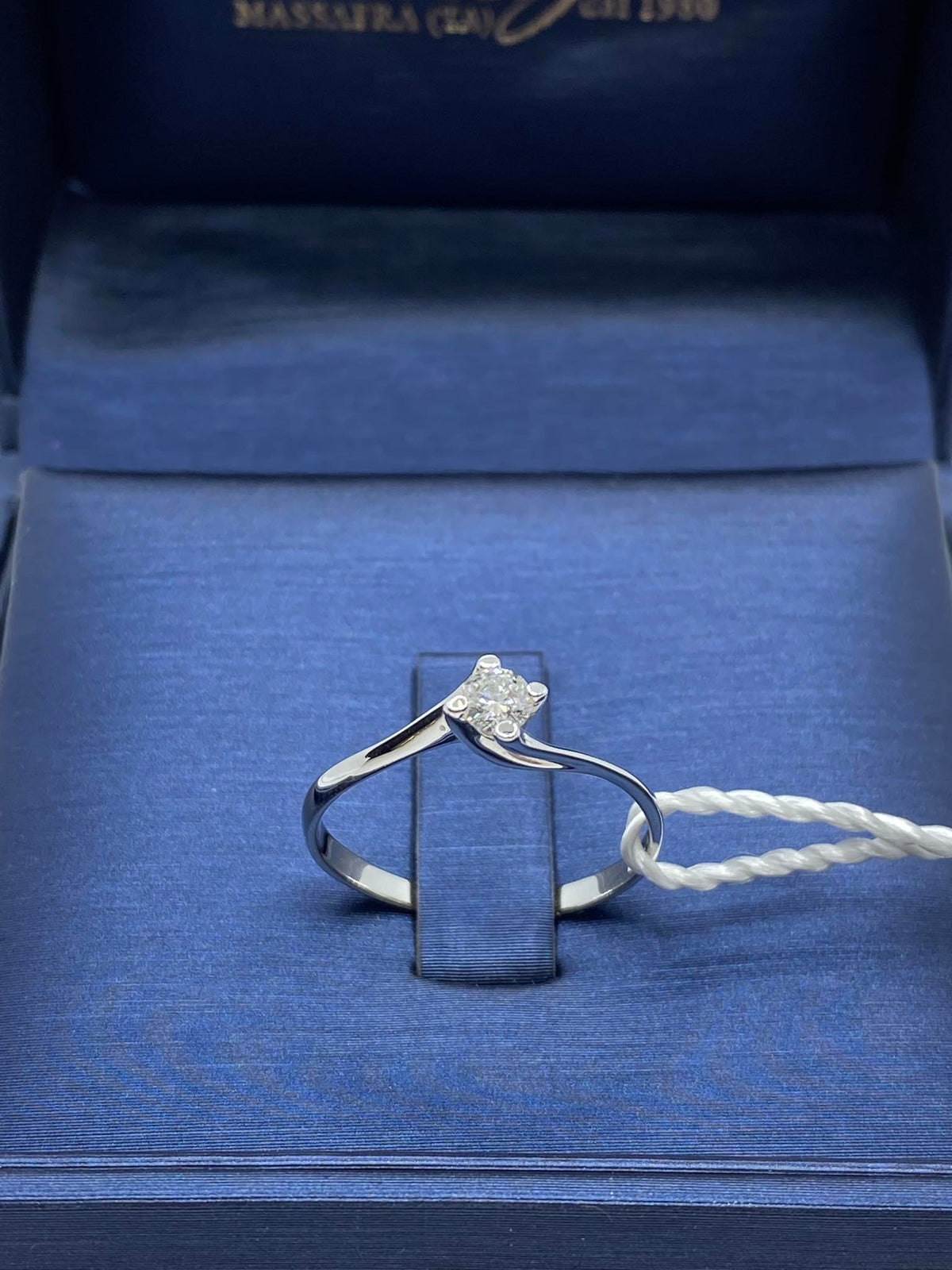 Anello Solitario in Oro 18KT 18KT con Diamante Ct. 0.20