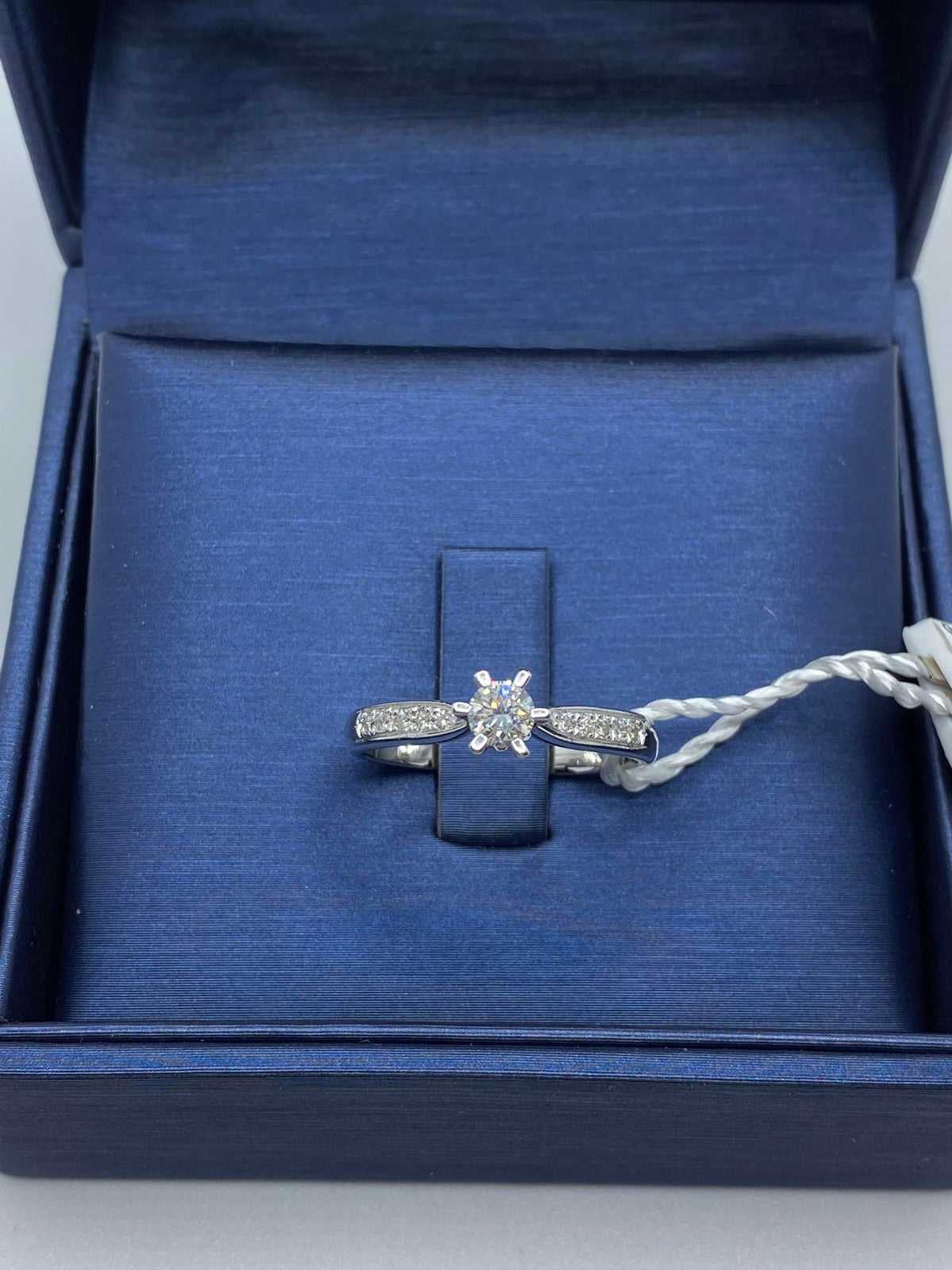 Anello Donna Solitario in Oro 18KT 18KT con Diamante Ct. 0.32