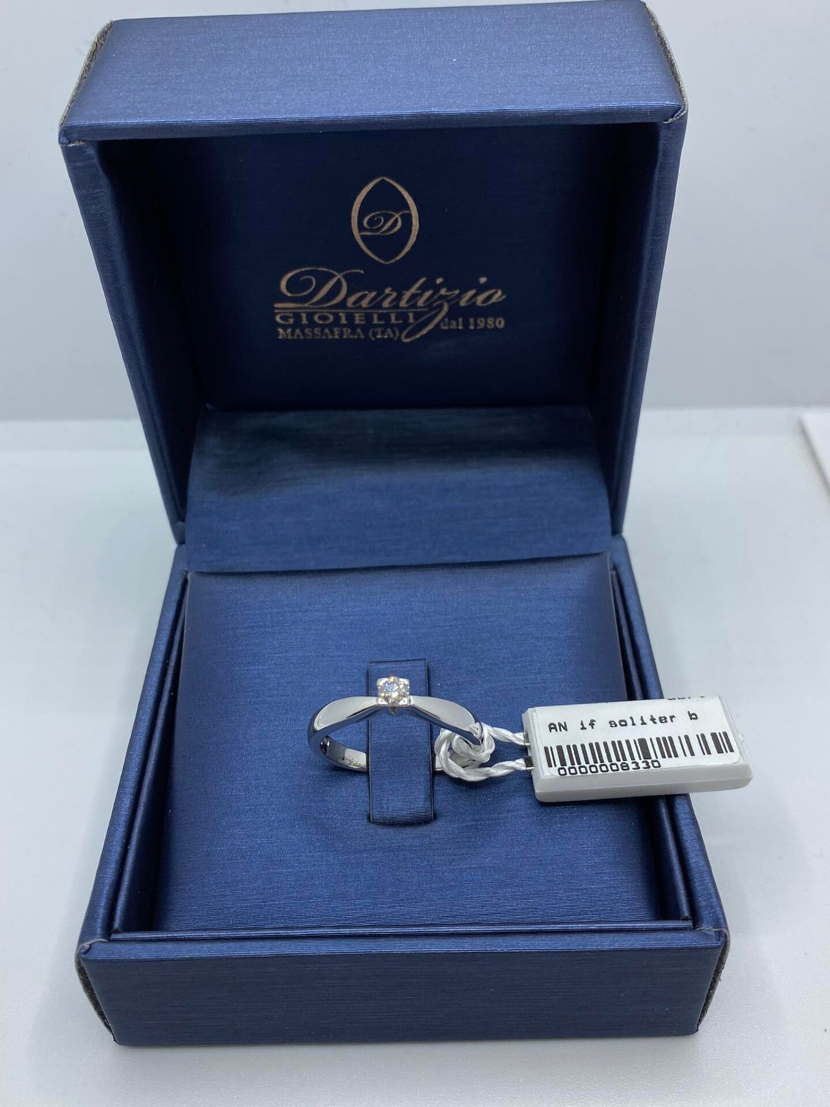 Anello Solitario in Oro 18KT 18KT e Diamante Ct. 0.14