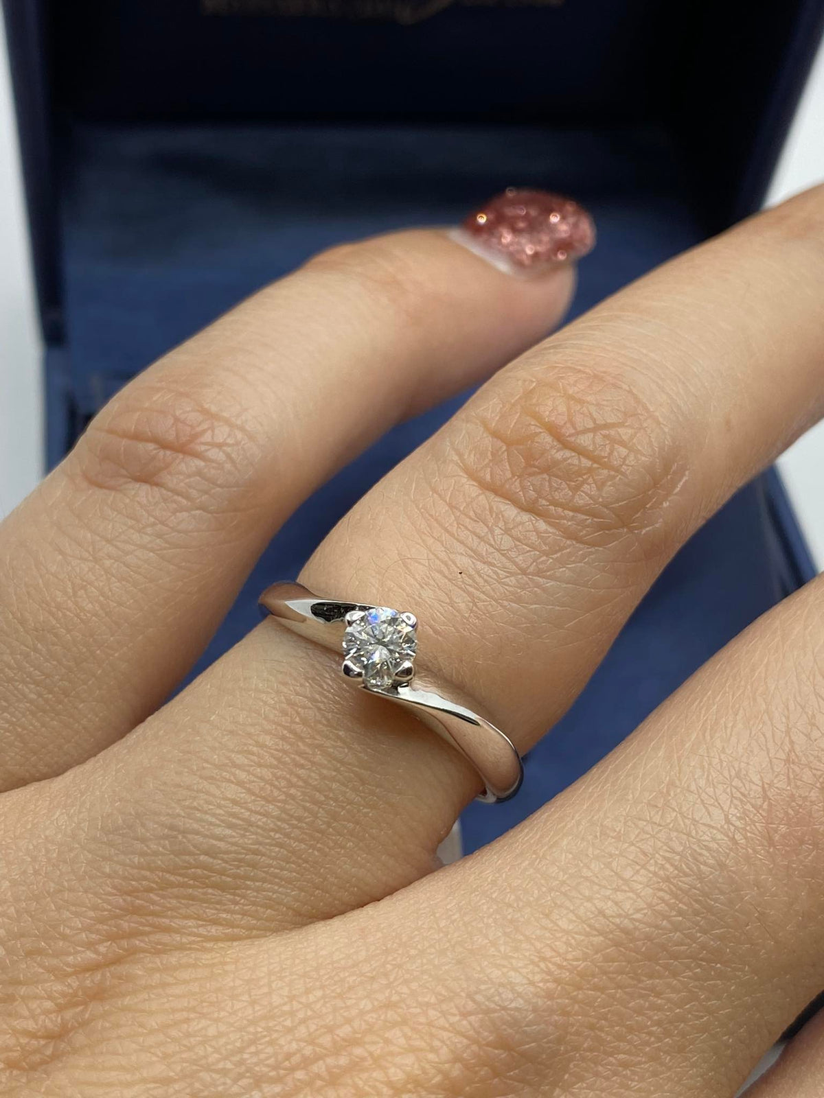 Anello Solitario in Oro 18KT 18KT e Diamante Ct. 0.25 G-VS