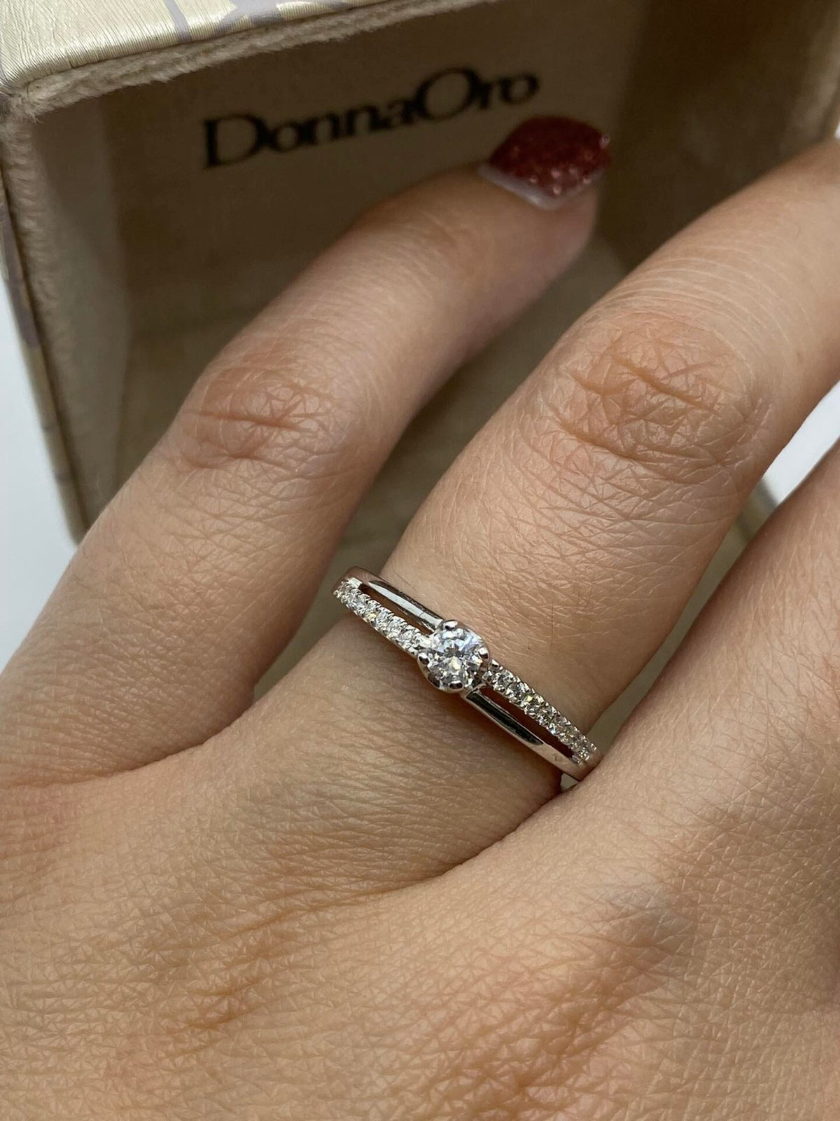 Anello Solitario Donna Oro 18KT con Diamante Ct. 0.24