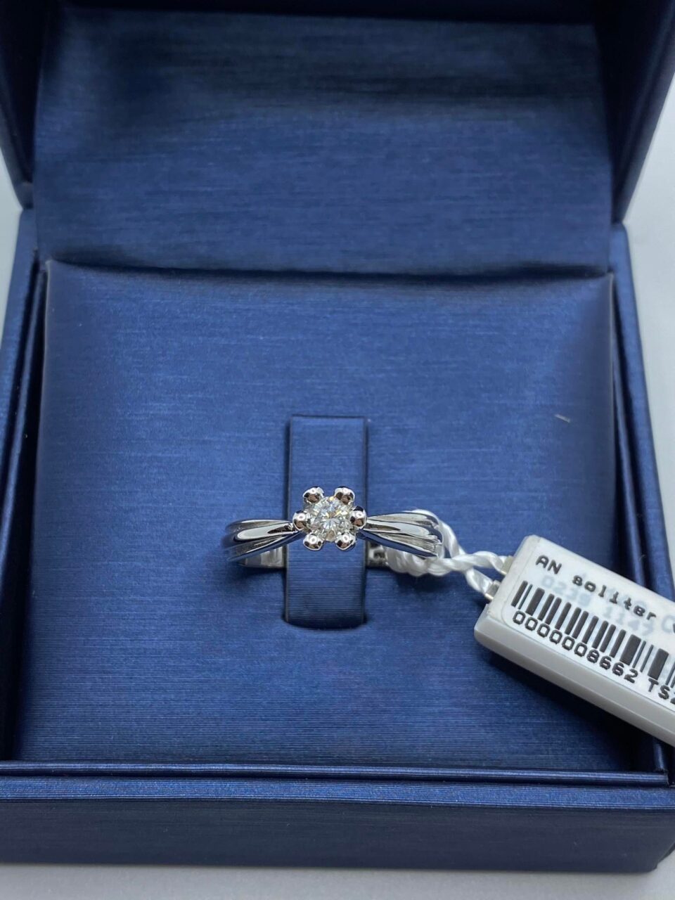 Anello Solitario in Oro 18KT 18KT e Diamante Ct. 0.21