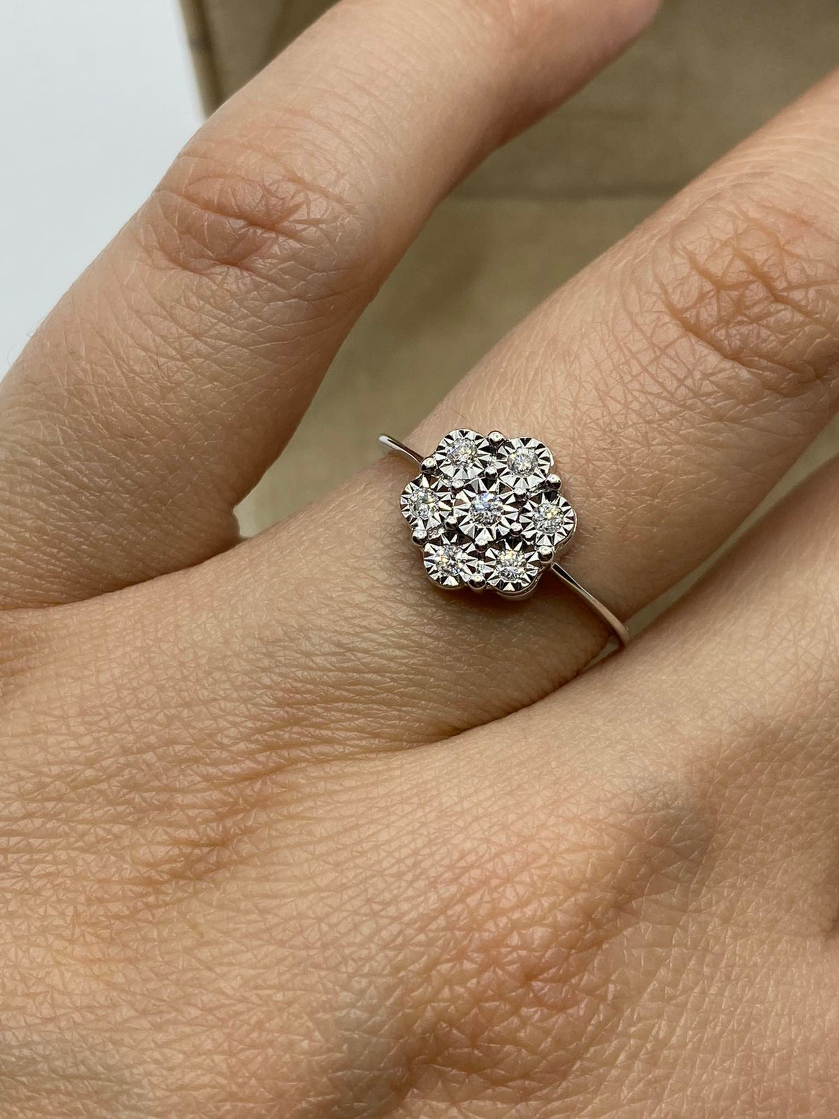 Anello a Fiore Donna Oro 18KT con Diamanti Ct. 0.12