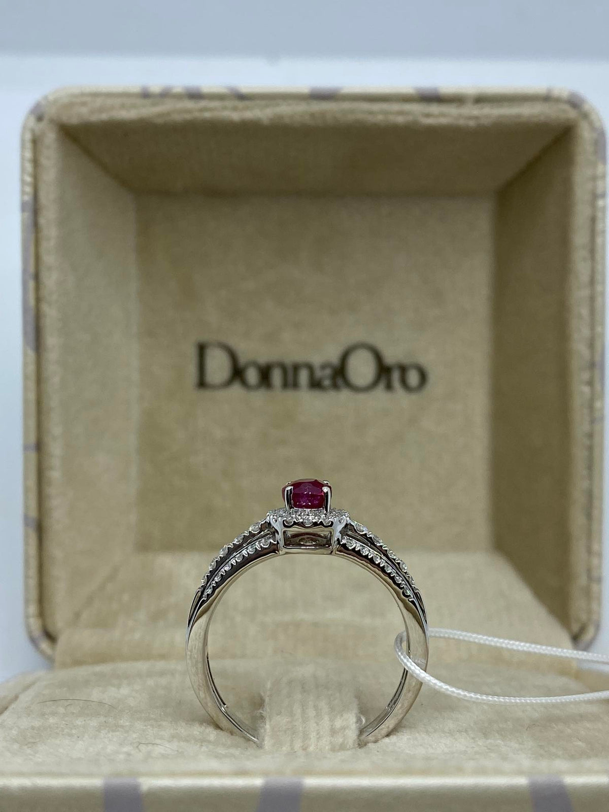 Anello Donna Oro 18KT con Rubino Ct.0.55 e Diamanti