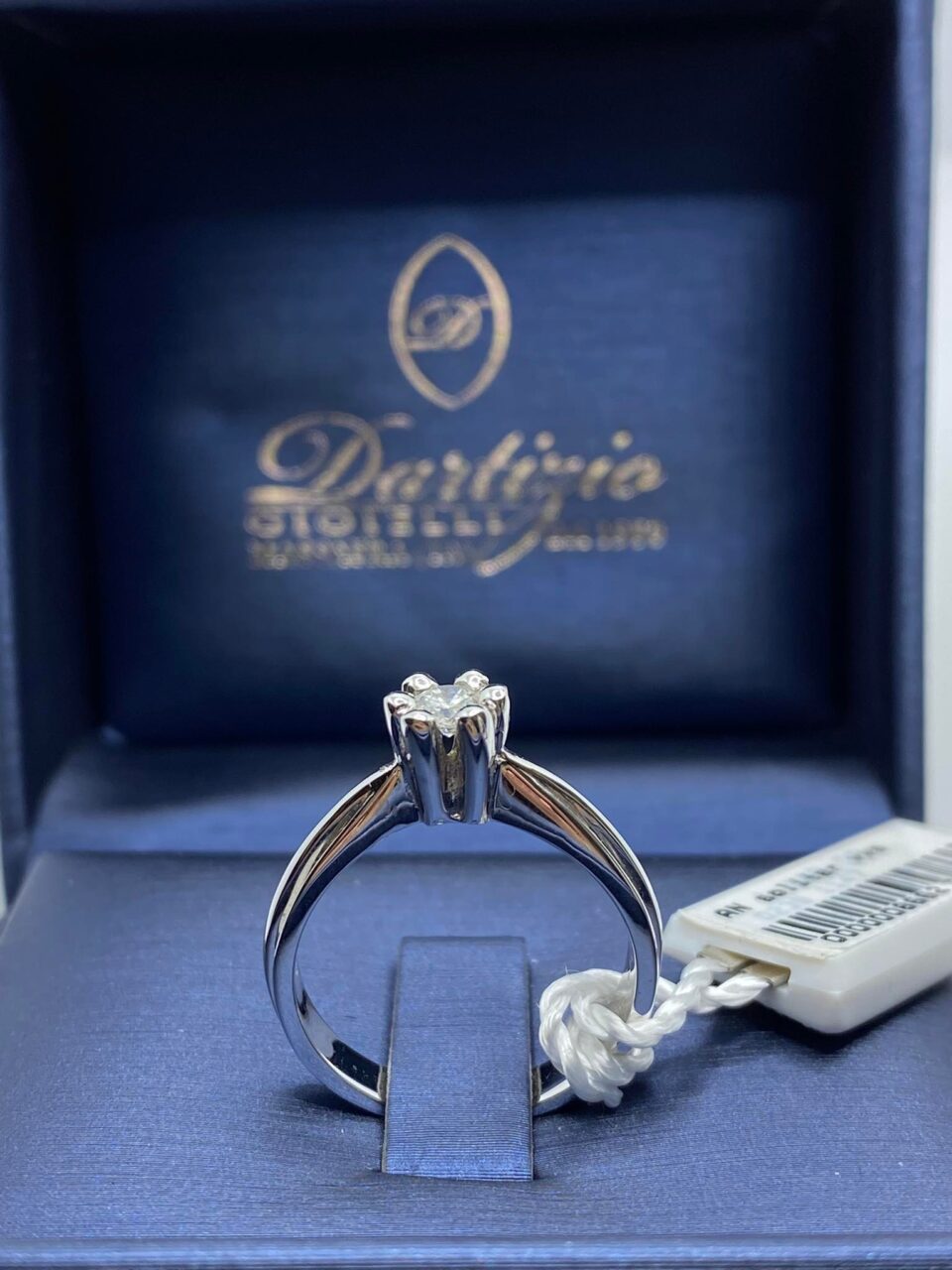 Anello Solitario in Oro 18KT 18KT e Diamante Ct. 0.21