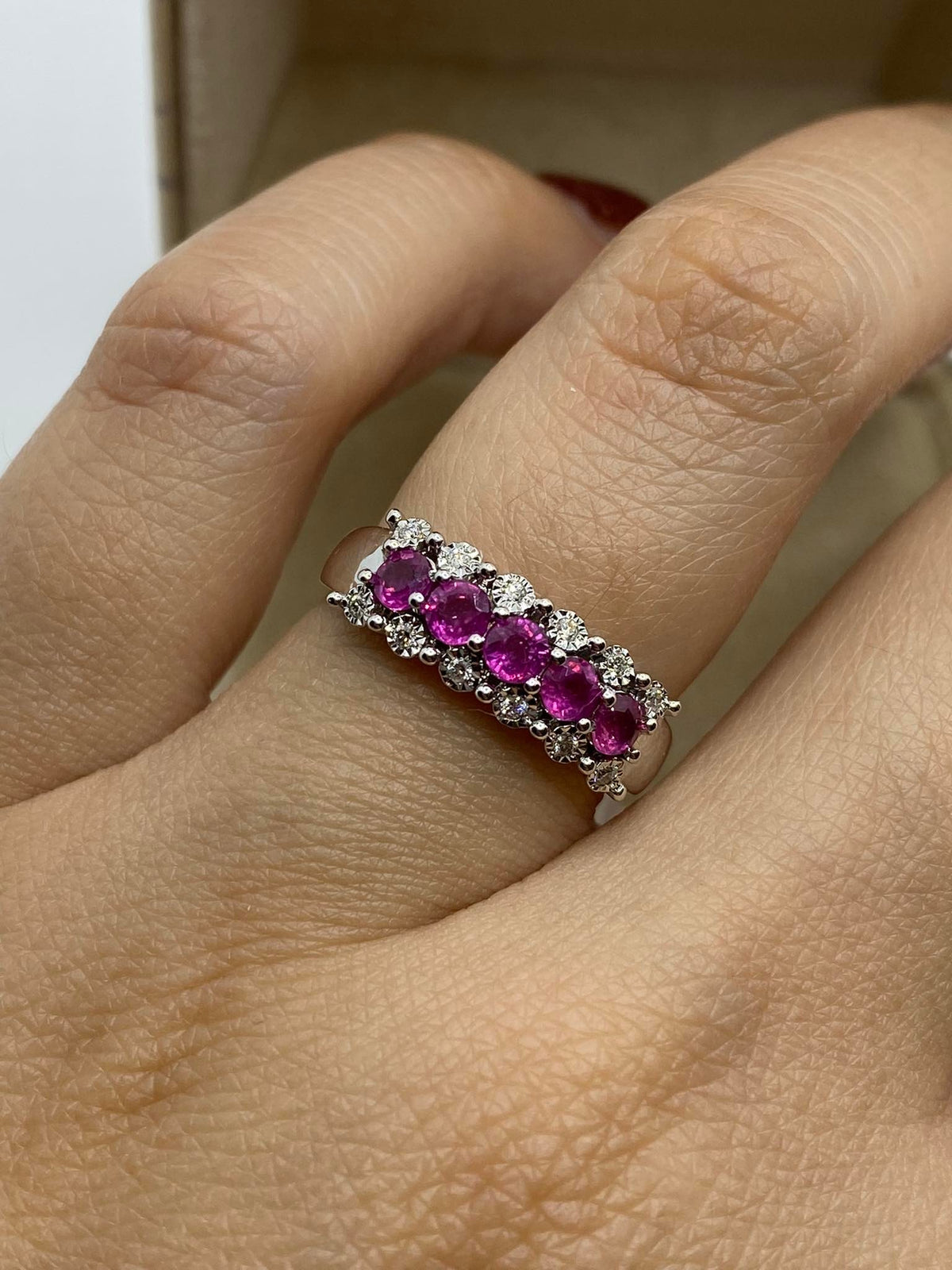 Anello Veretta Donna Oro 18KT con Rubini Ct. 0.50 e Diamanti