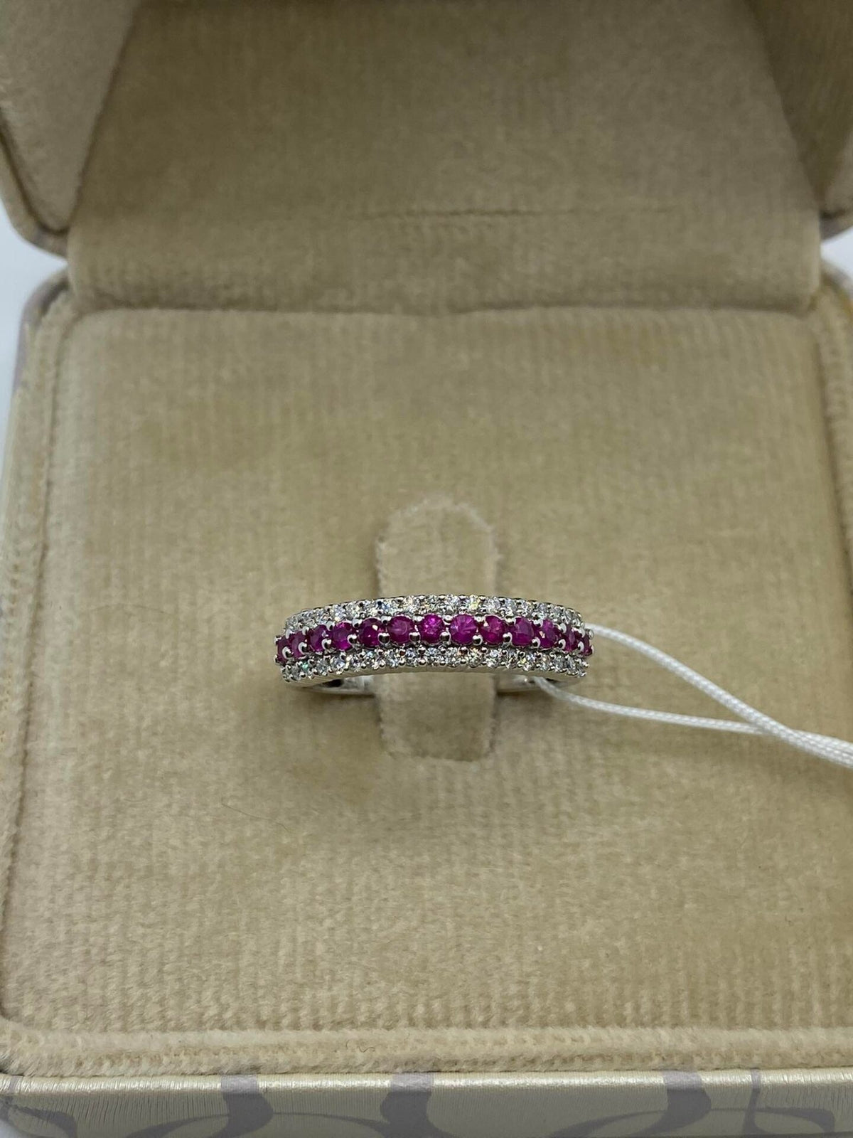 Anello Veretta Donna Oro 18KT con Rubini Ct. 0.28 e Diamanti