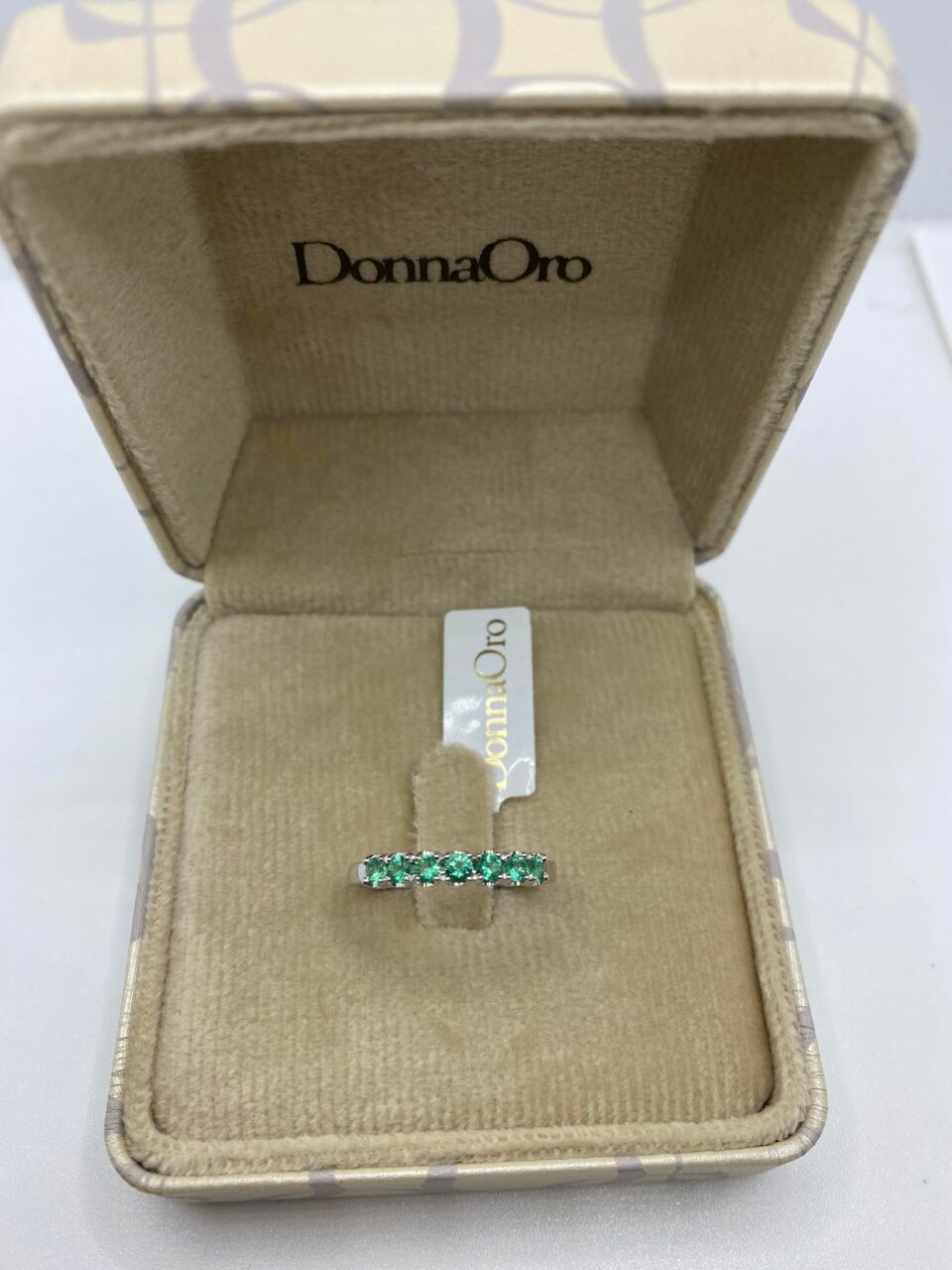 Anello Veretta 7 Pietre Donna Oro 18KT con Smeraldi Ct. 0.50