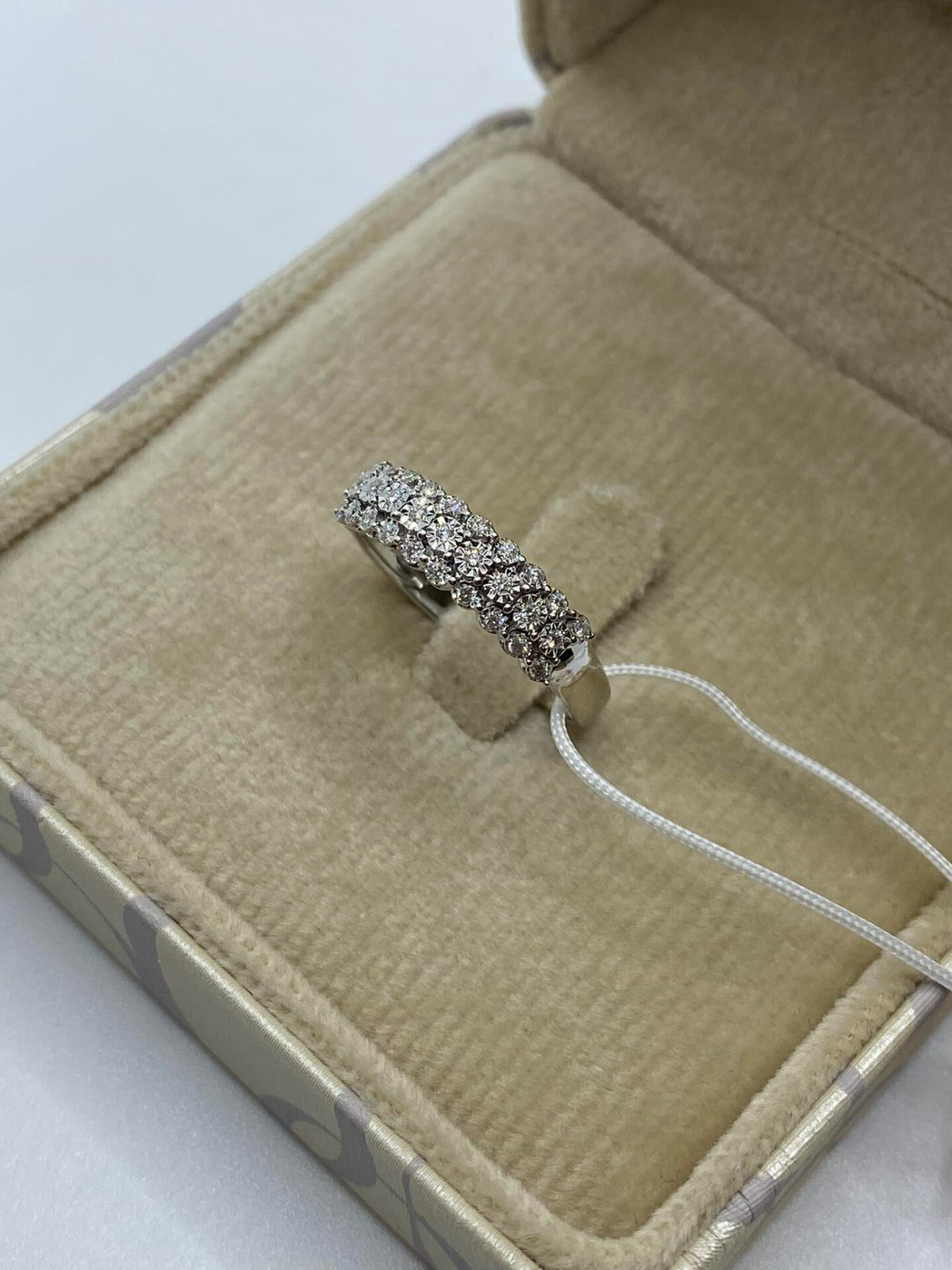 Anello Veretta Donna Oro 18KT con Diamante Ct. 0.14