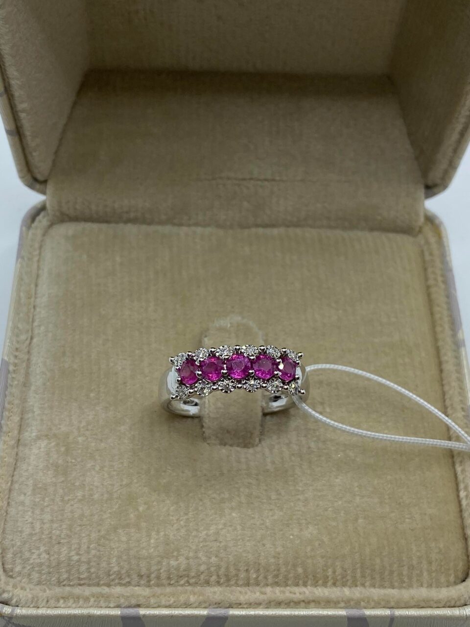 Anello Veretta Donna Oro 18KT con Rubini Ct. 0.50 e Diamanti