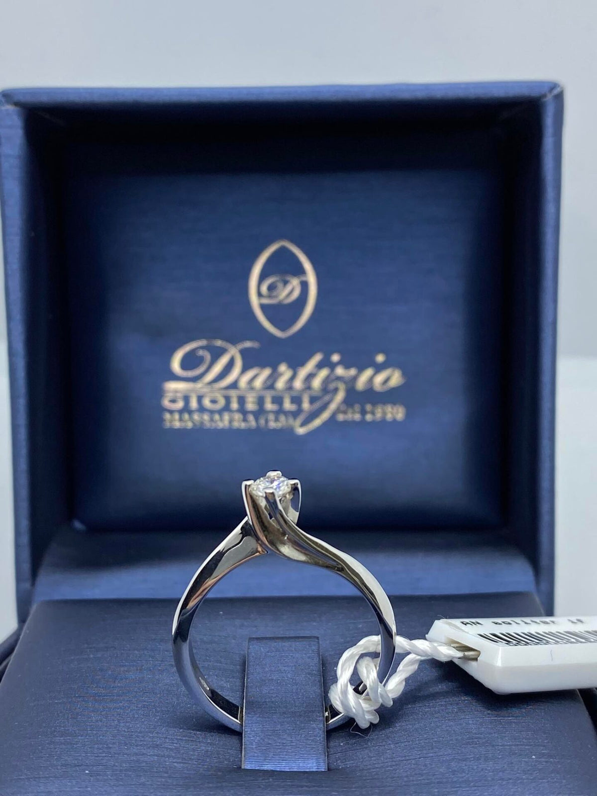 Anello Solitario in Oro 18KT 18KT e Diamante Ct. 0.22