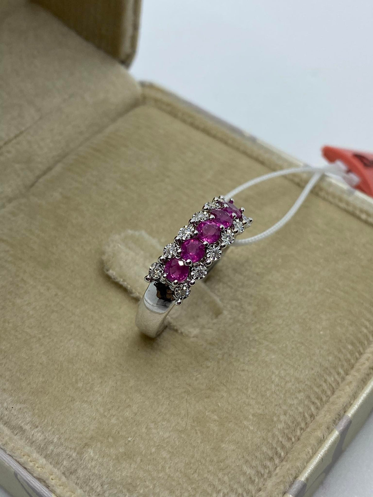 Anello Veretta Donna Oro 18KT con Rubini Ct. 0.50 e Diamanti