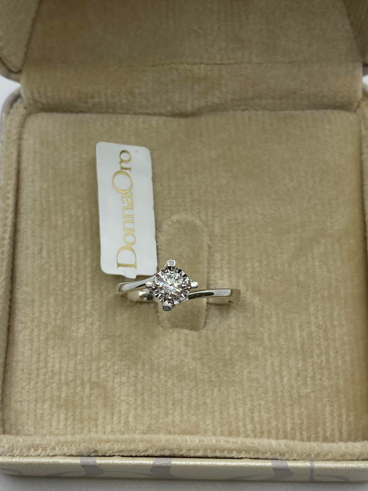 Anello Solitario Donna Oro 18KT con Diamante Ct. 0.20