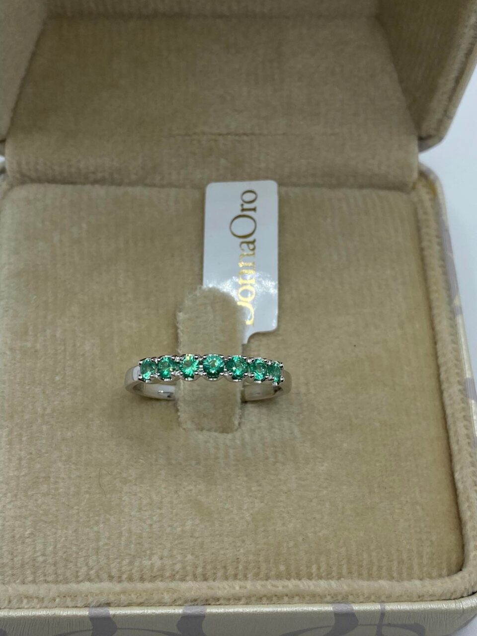 Anello Veretta 7 Pietre Donna Oro 18KT con Smeraldi Ct. 0.50