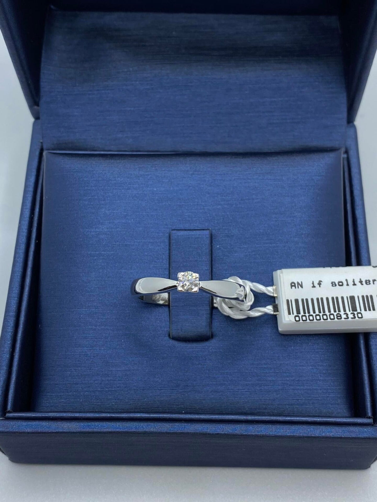 Anello Solitario in Oro 18KT 18KT e Diamante Ct. 0.14