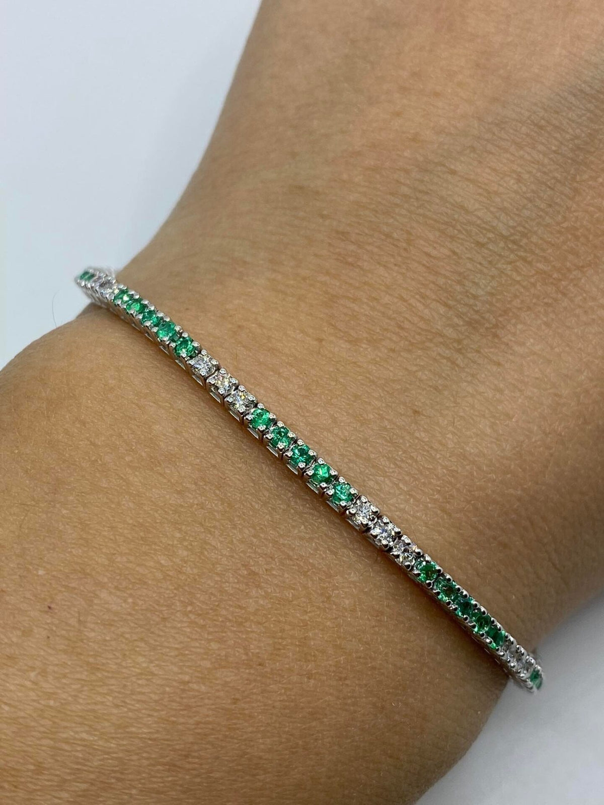 Bracciale Tennis PG Gioielli in Oro 18KT con Smeraldi e Diamanti Ct. 1.86