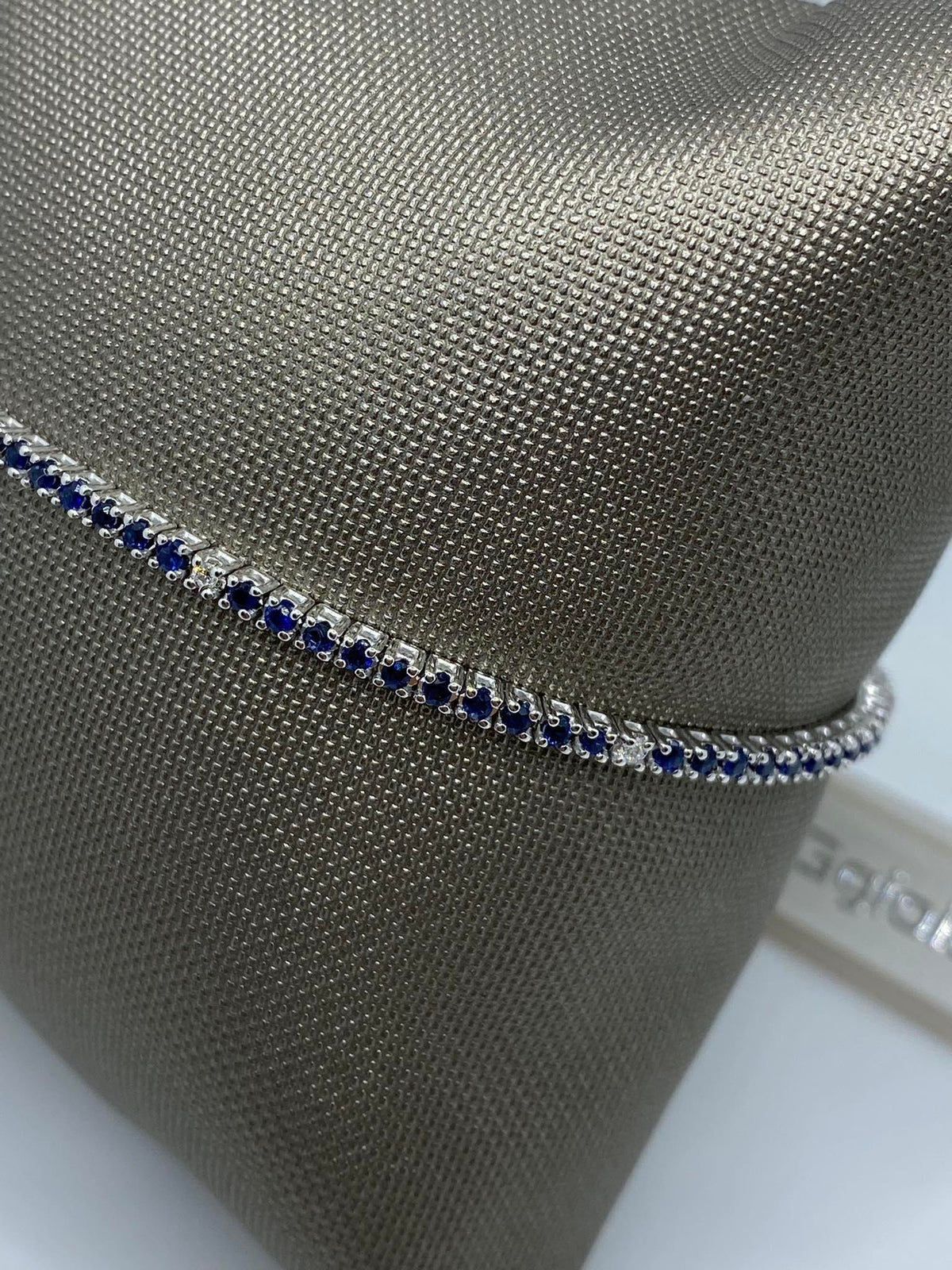Bracciale Tennis Pg in Oro 18KT con Diamanti e Zaffiri Ct. 1.39
