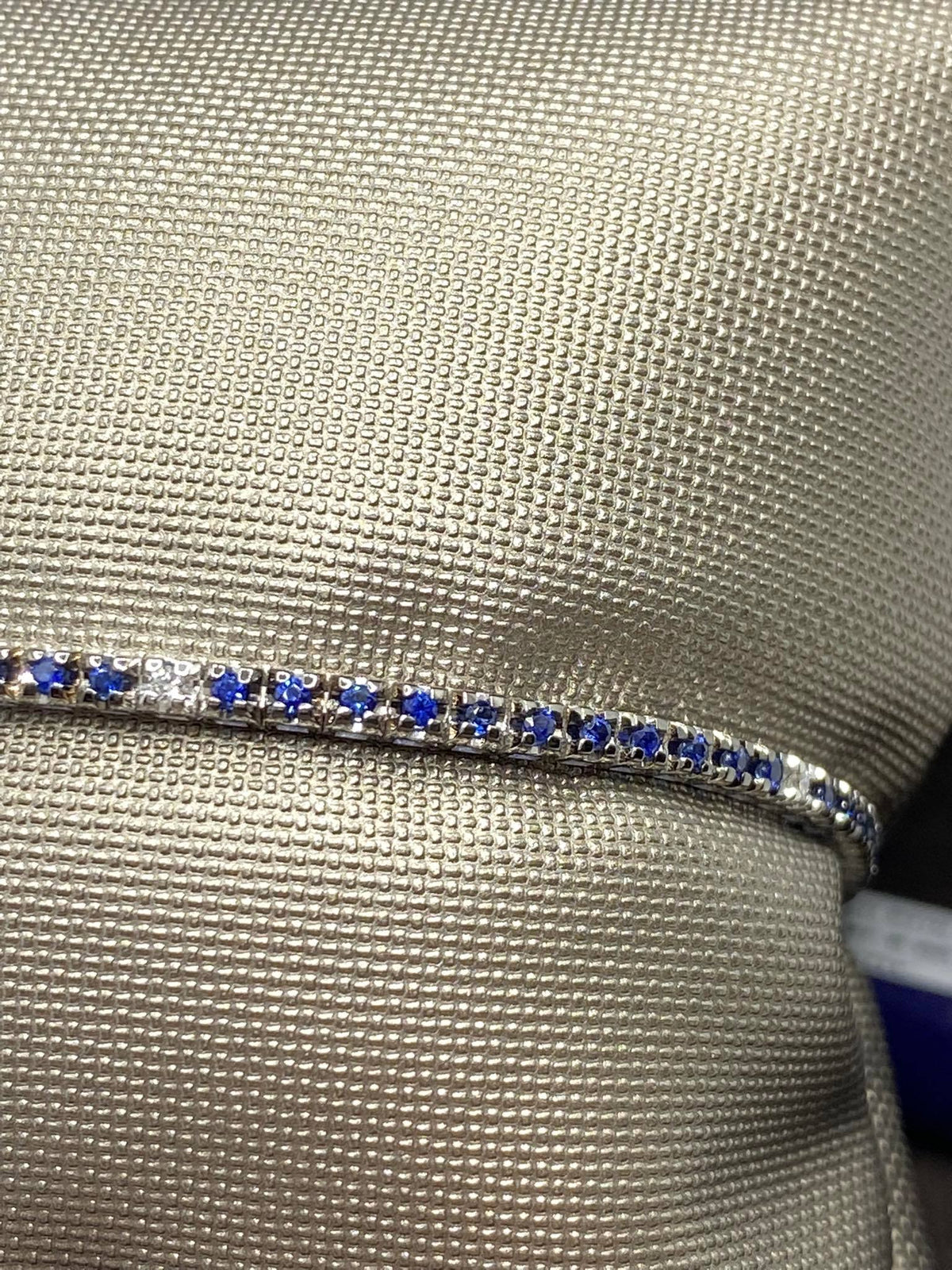 Bracciale Tennis Crivelli in Oro 18KT con Diamanti e Zaffiri Ct. 0.82