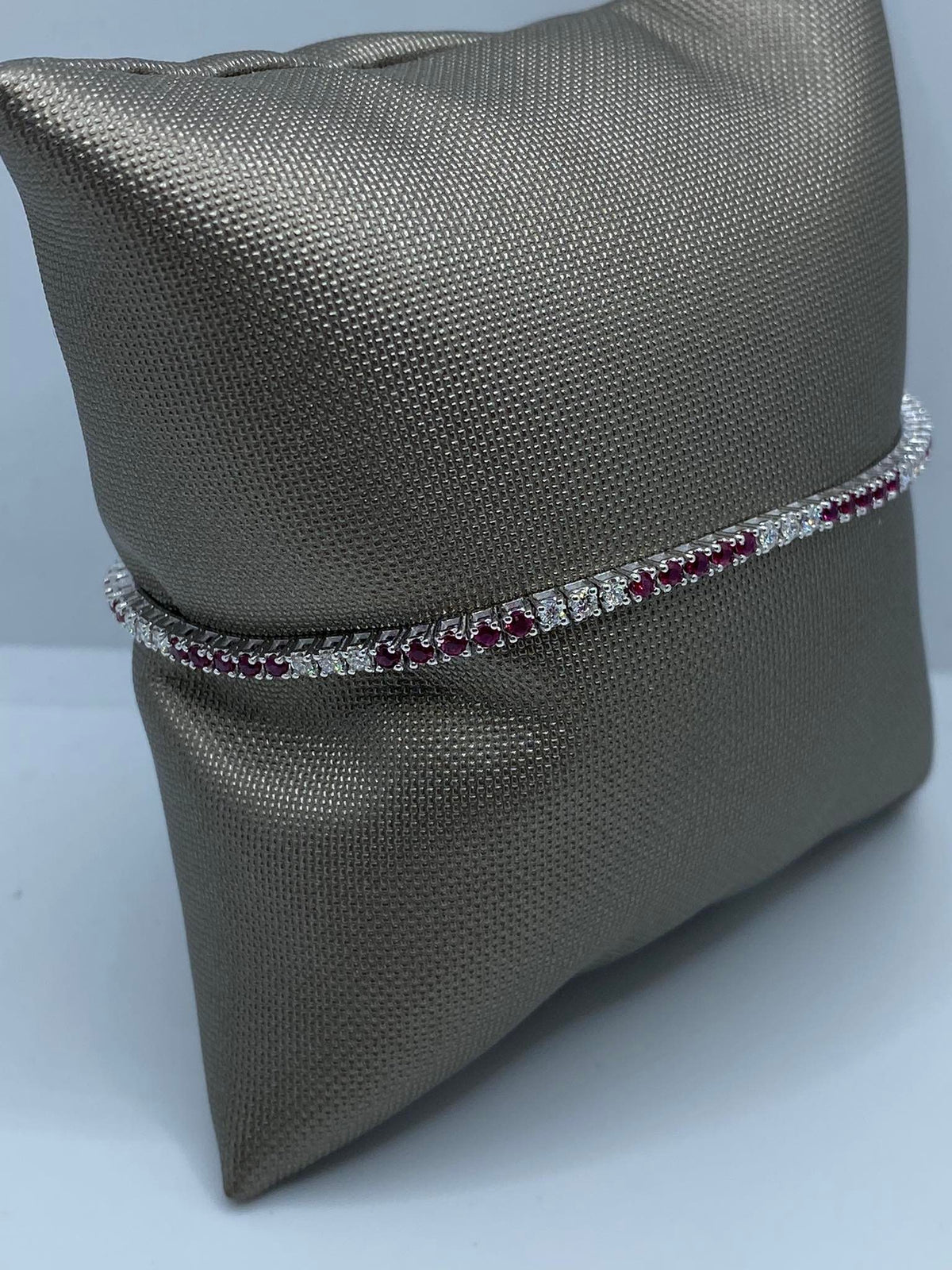 Bracciale Tennis PG Gioielli in Oro 18KT con Diamanti Bianchi e Rubini Ct. 2.11