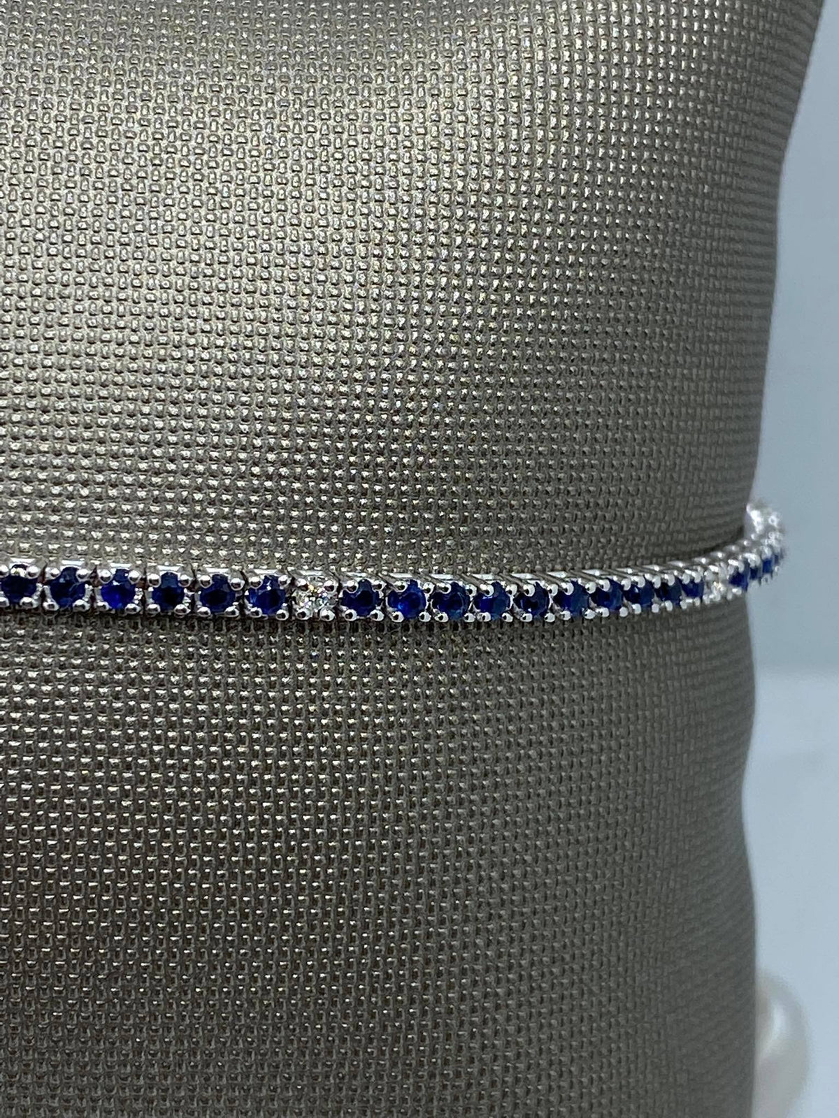 Bracciale Tennis Pg in Oro 18KT con Diamanti e Zaffiri Ct. 1.39