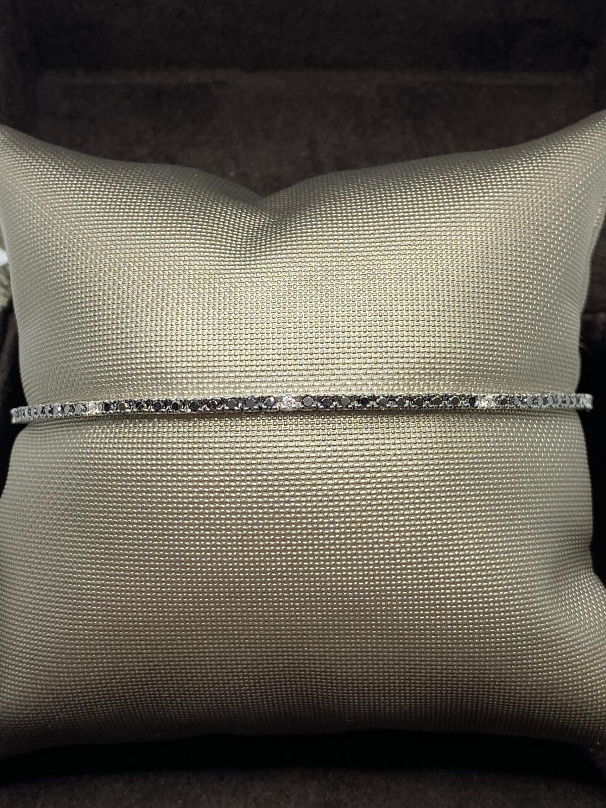 Bracciale Tennis PG Gioielli in Oro 18KT e Diamanti Bianchi e Neri Ct 1.34