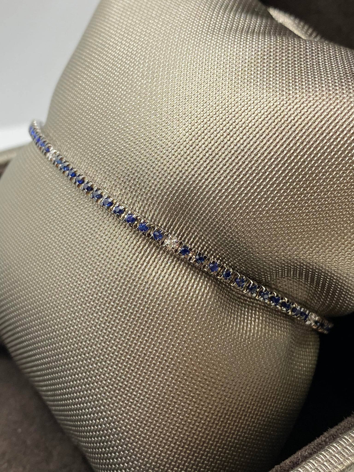Bracciale Tennis Crivelli in Oro 18KT con Diamanti e Zaffiri Ct. 1.02